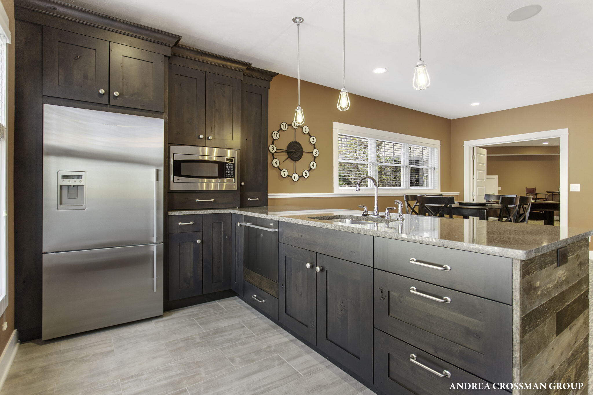 2297 Lakeshore Drive