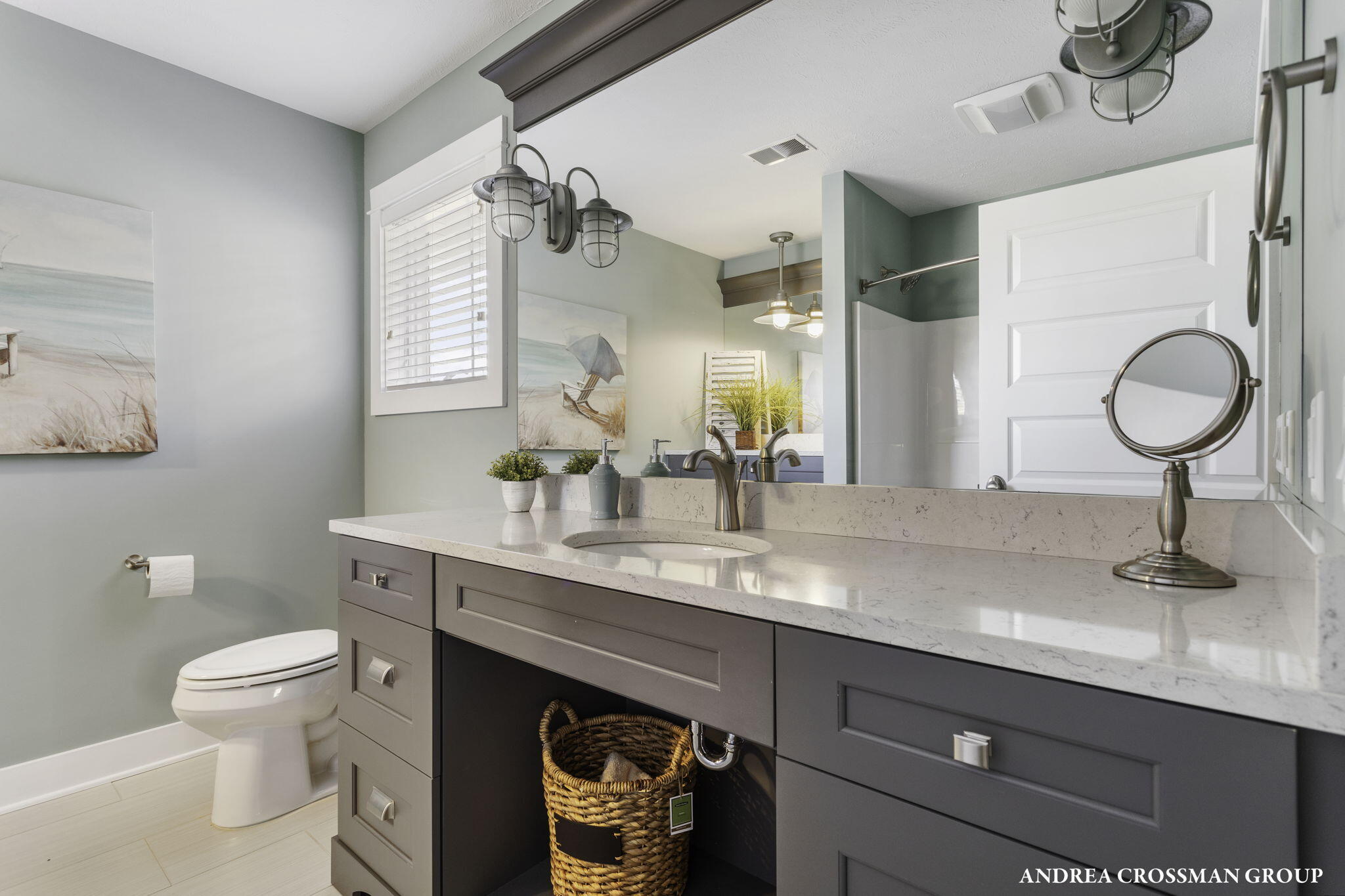 2297 Lakeshore Drive