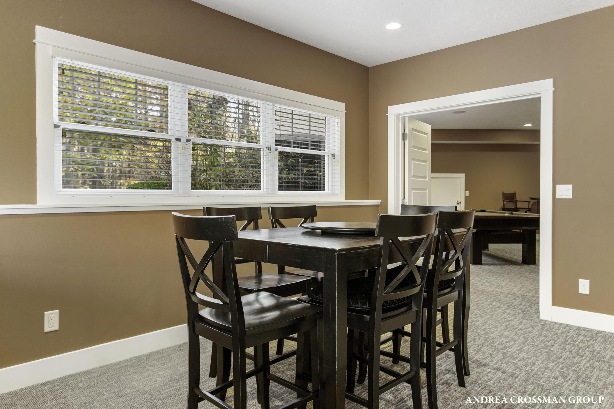 2297 Lakeshore Drive