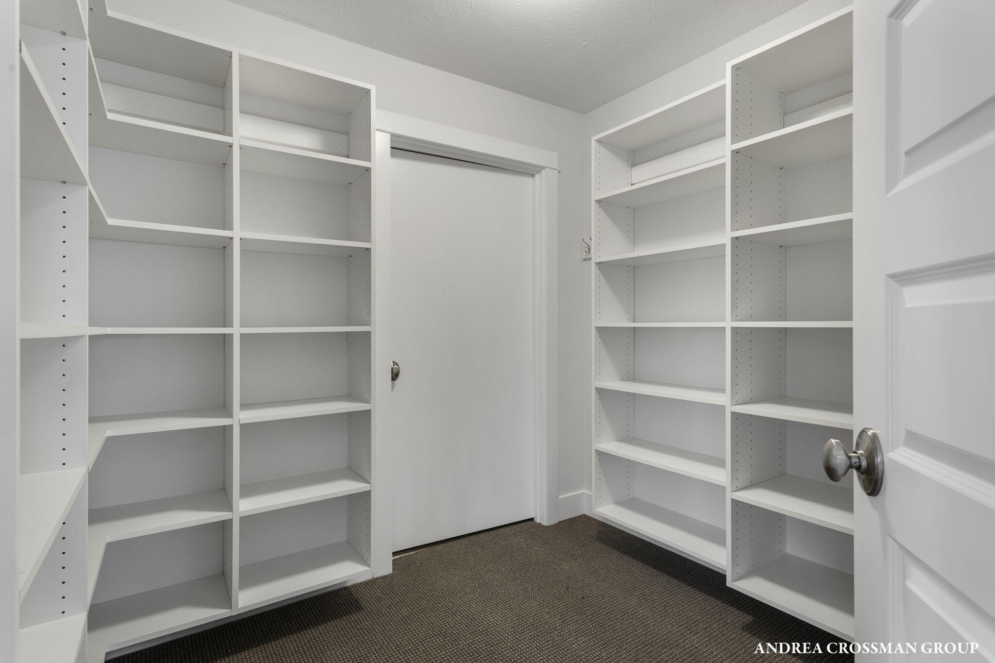 2297 Lakeshore Drive