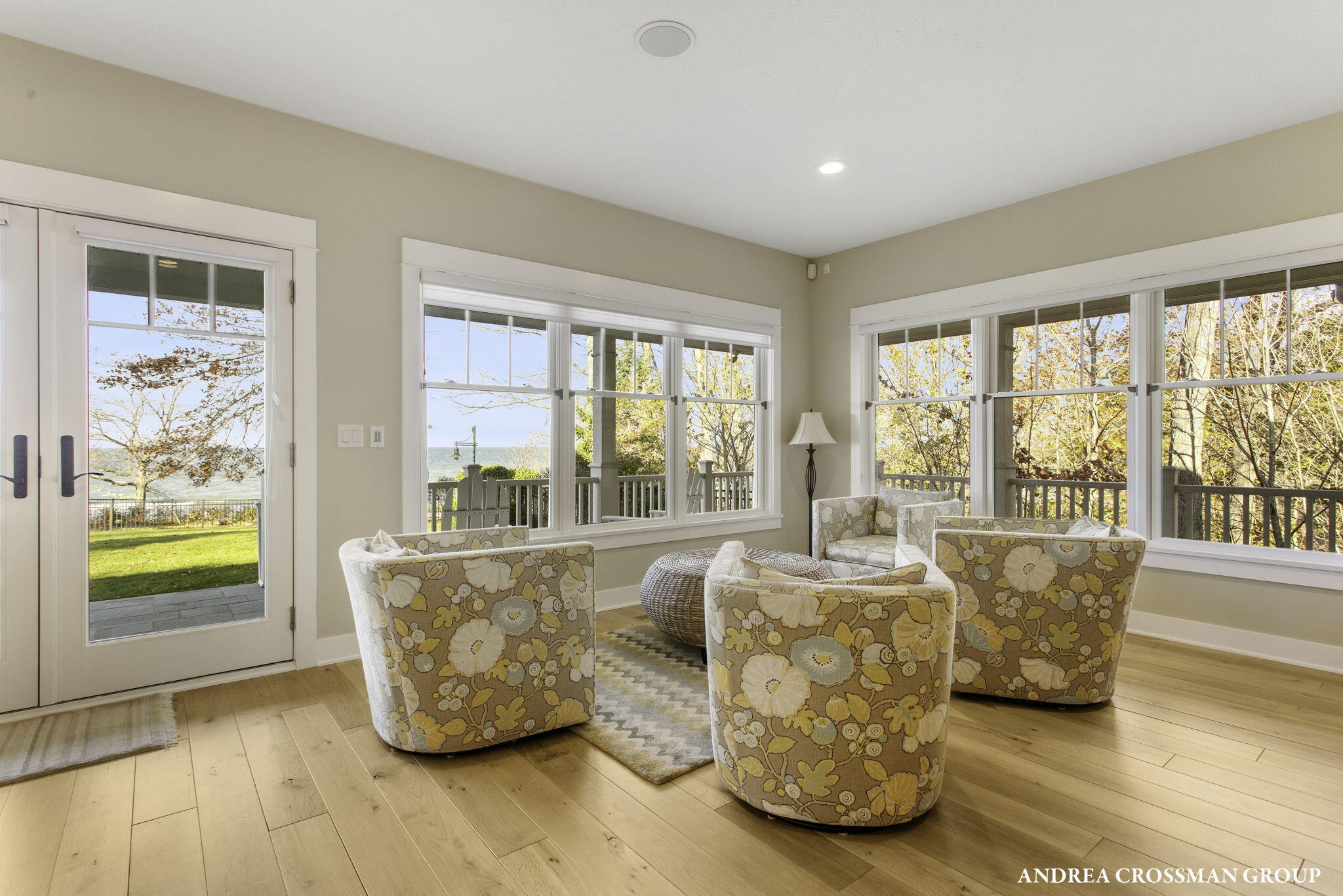 2297 Lakeshore Drive