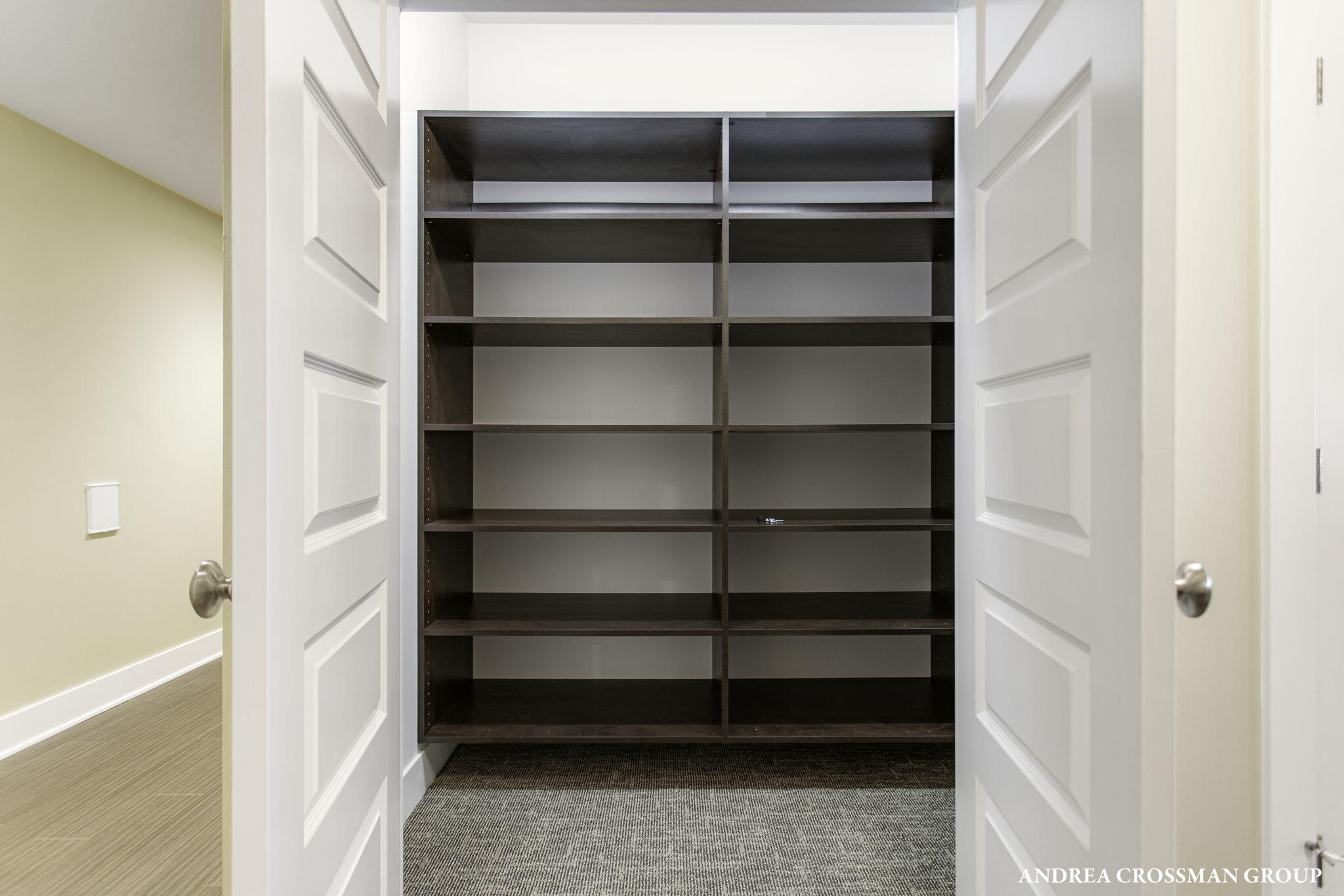 2297 Lakeshore Drive