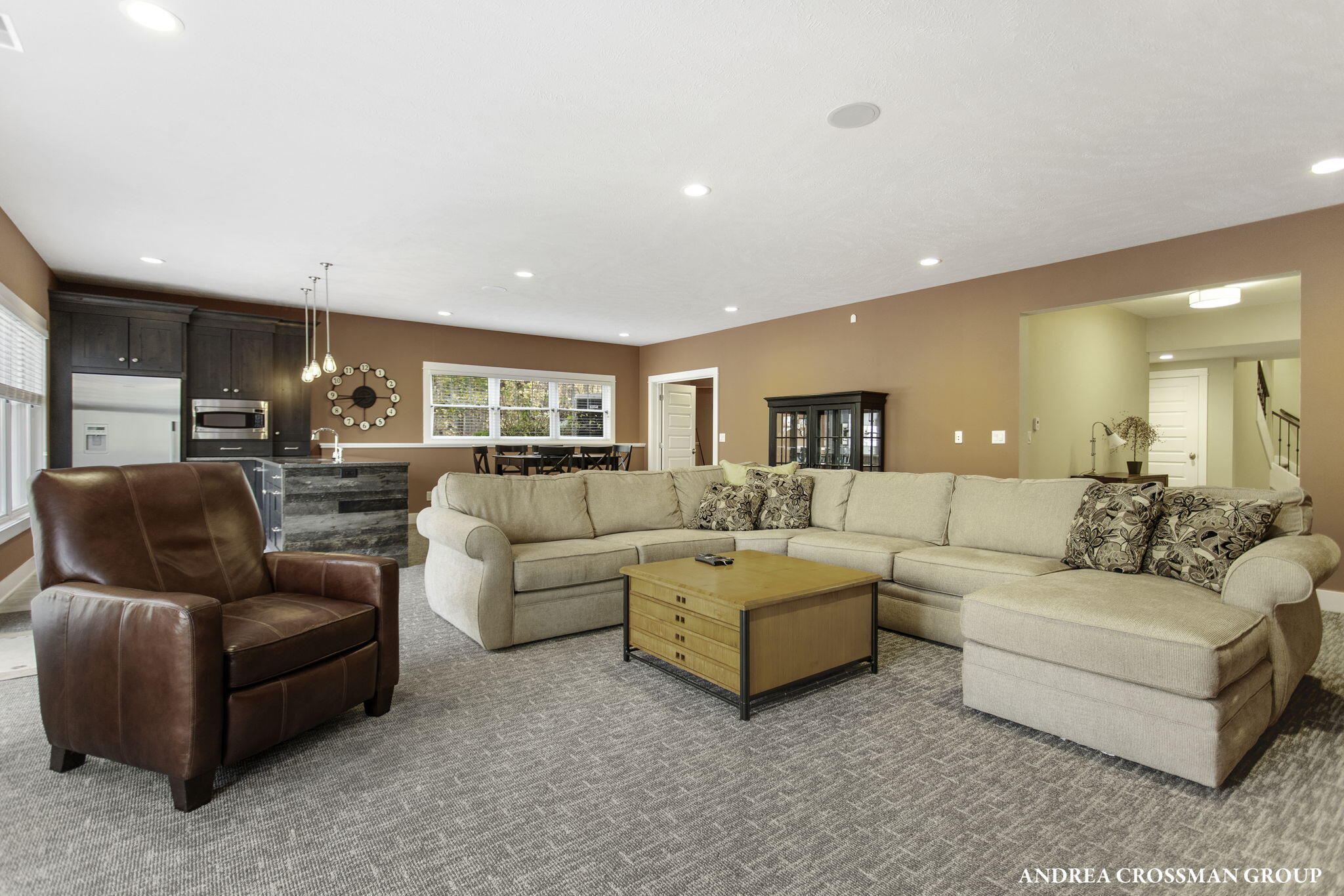 2297 Lakeshore Drive