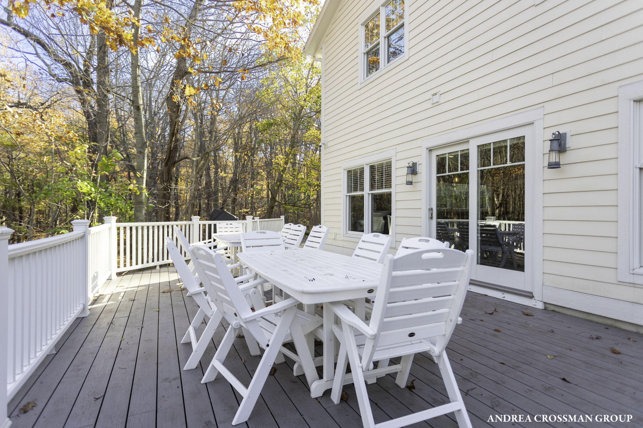 2297 Lakeshore Drive