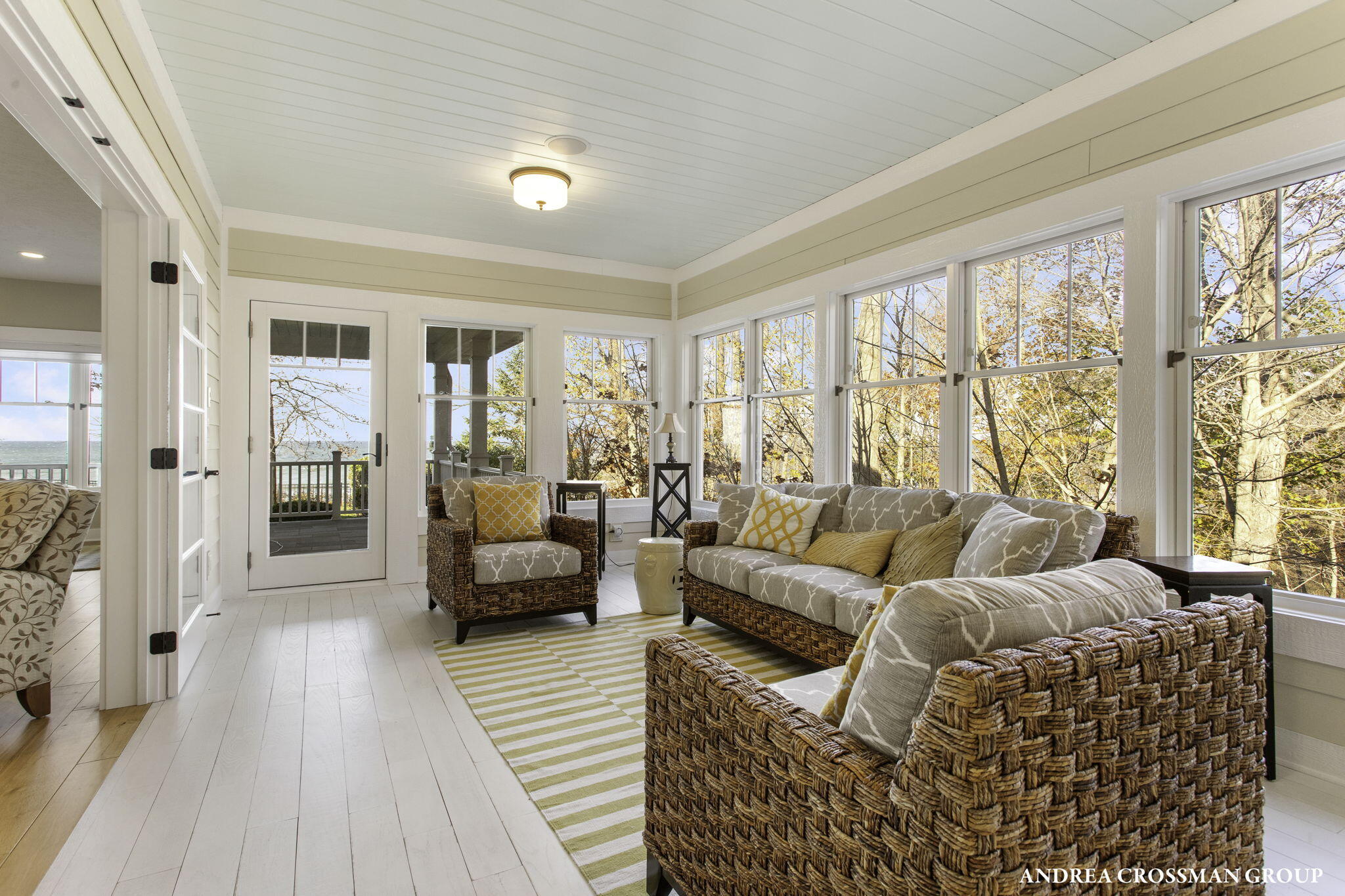 2297 Lakeshore Drive