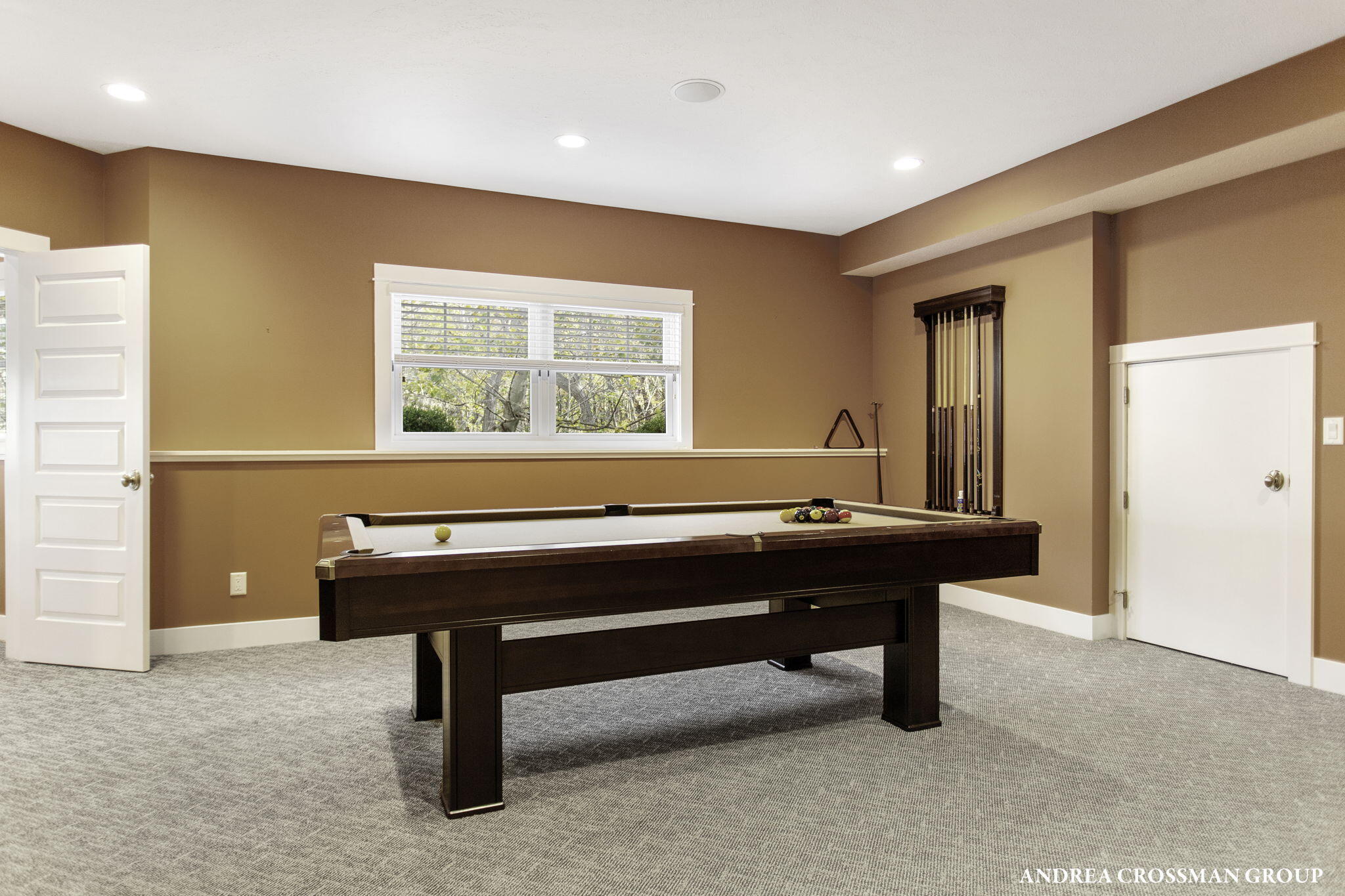 2297 Lakeshore Drive