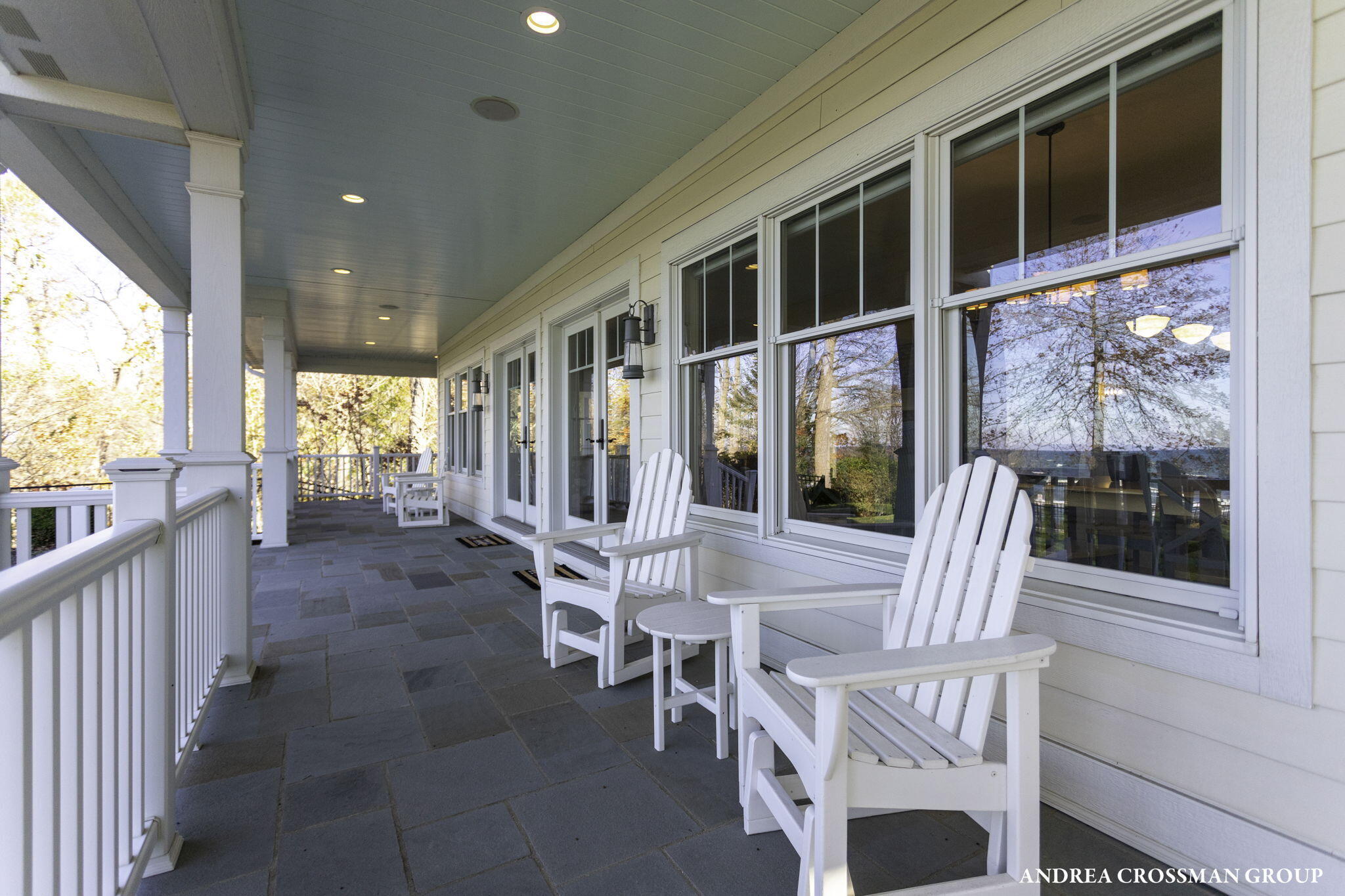 2297 Lakeshore Drive