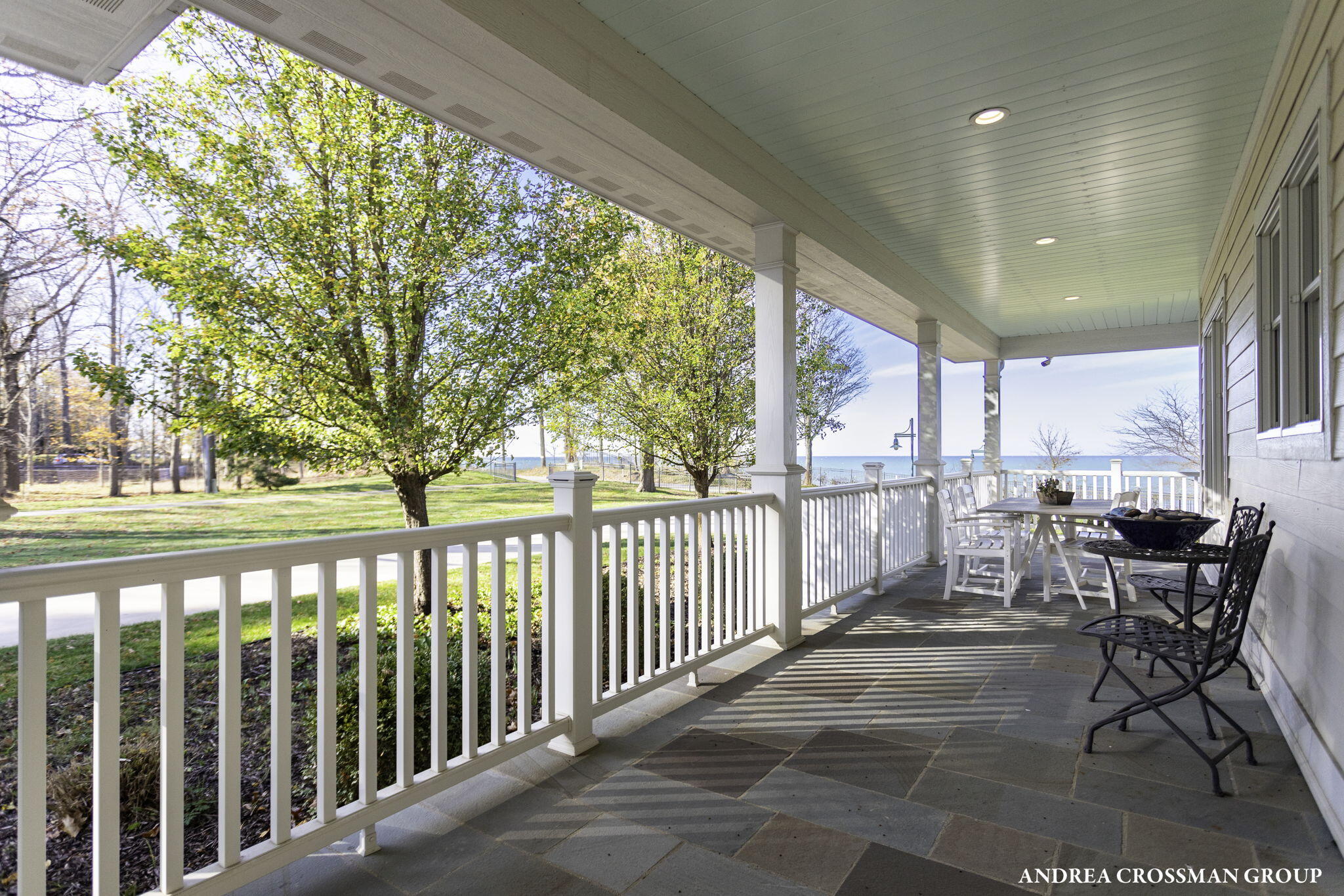 2297 Lakeshore Drive