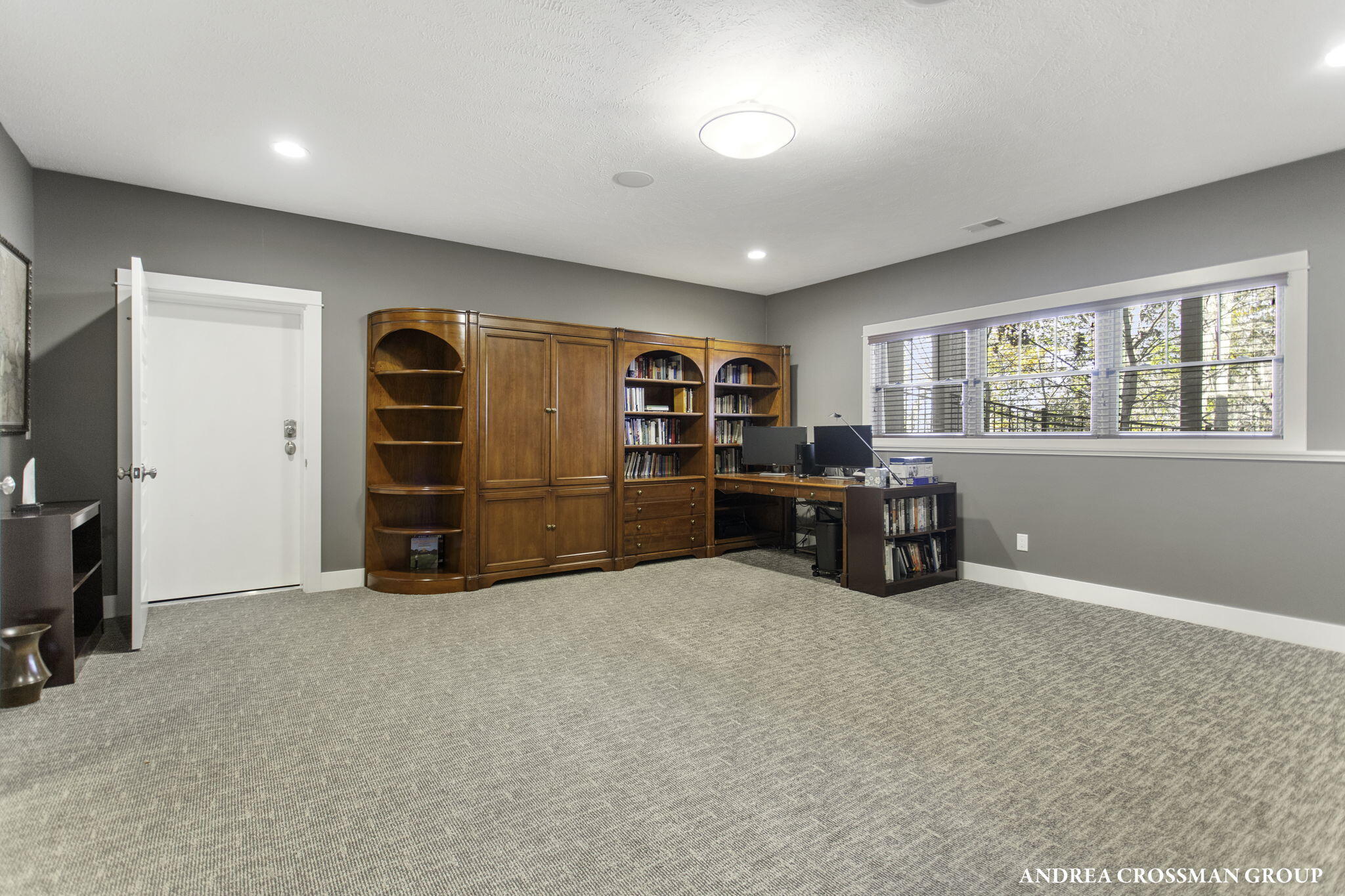 2297 Lakeshore Drive