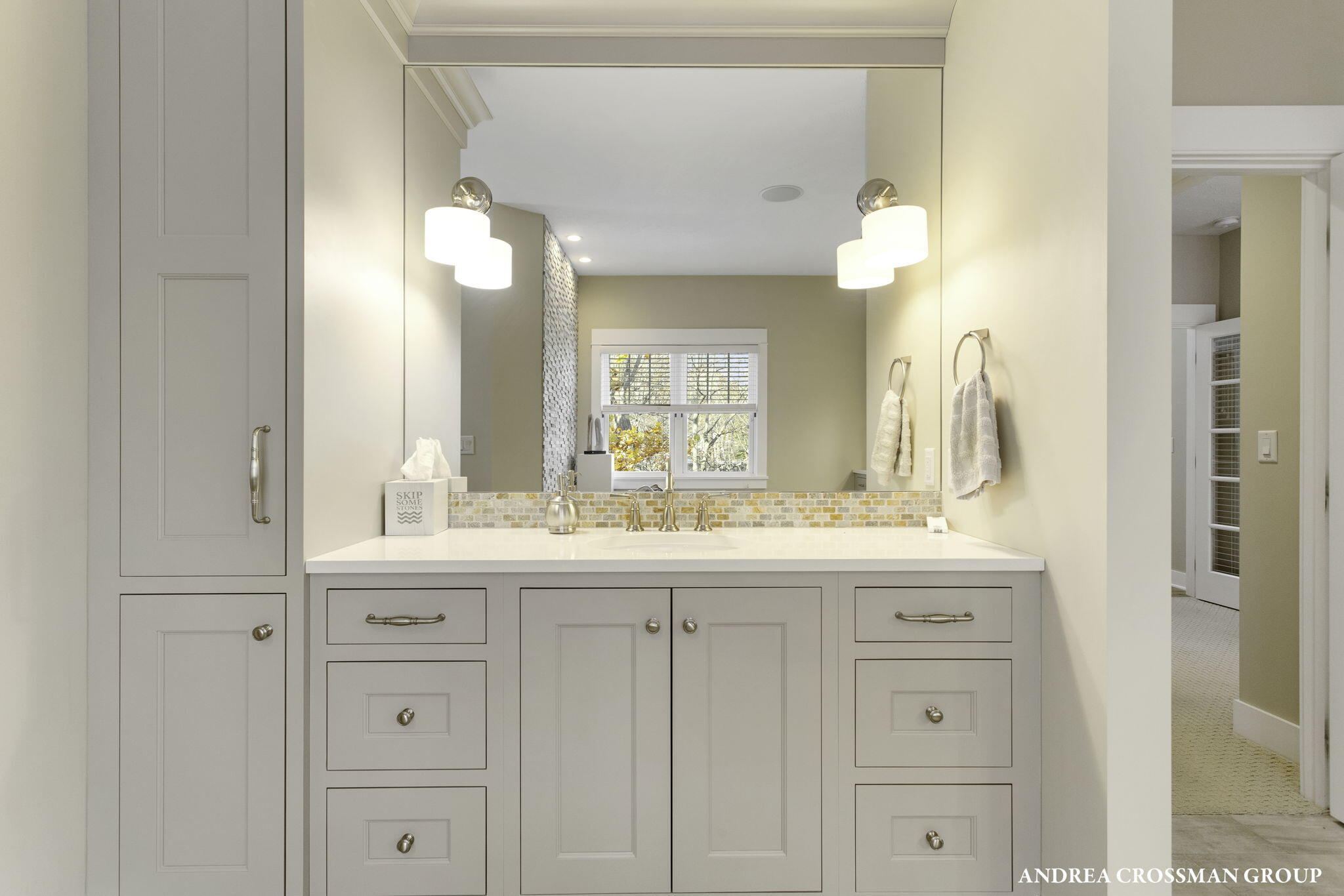 2297 Lakeshore Drive