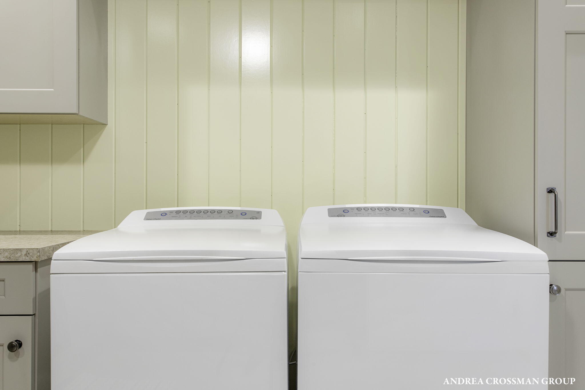 2297 Lakeshore Drive