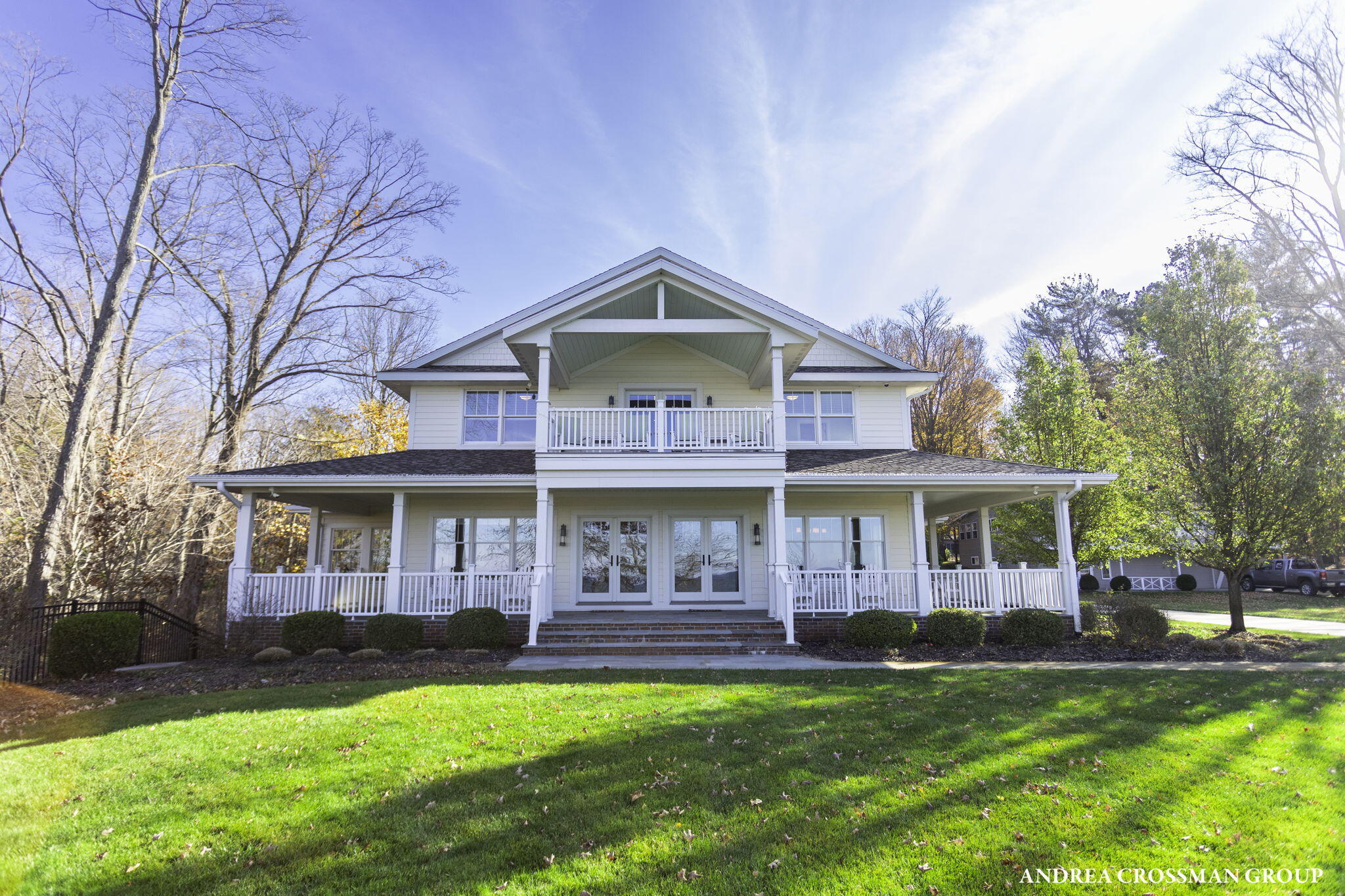 2297 Lakeshore Drive