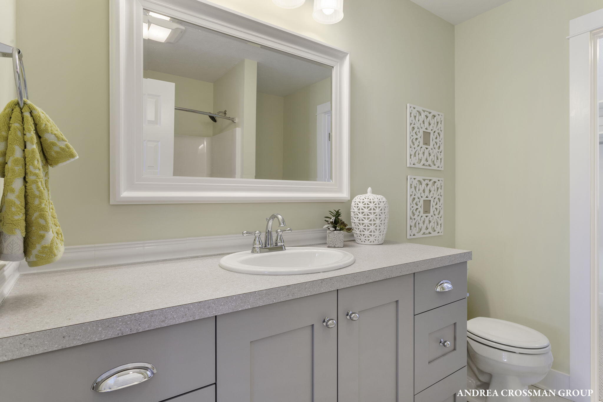 2297 Lakeshore Drive