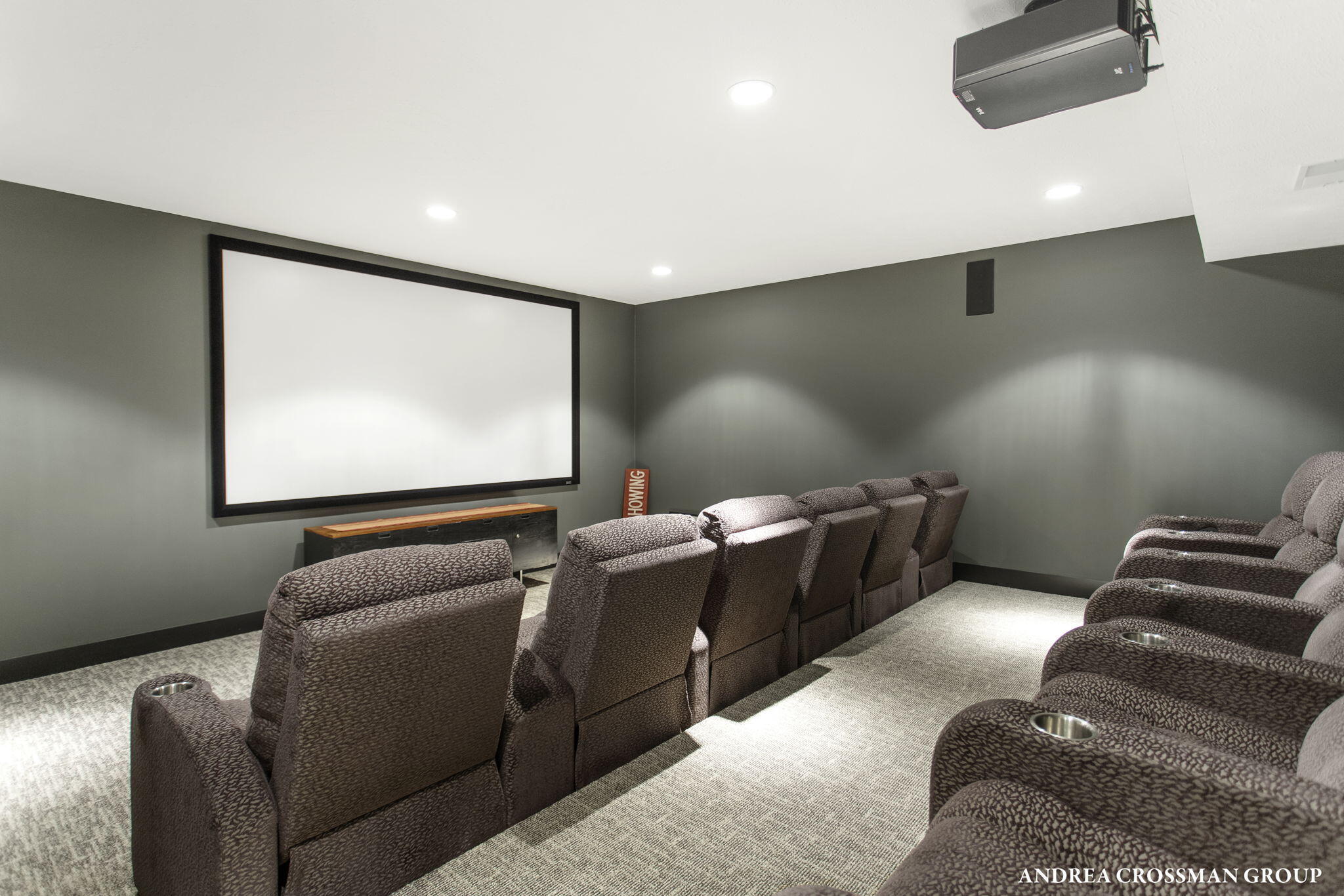 2297 Lakeshore Drive