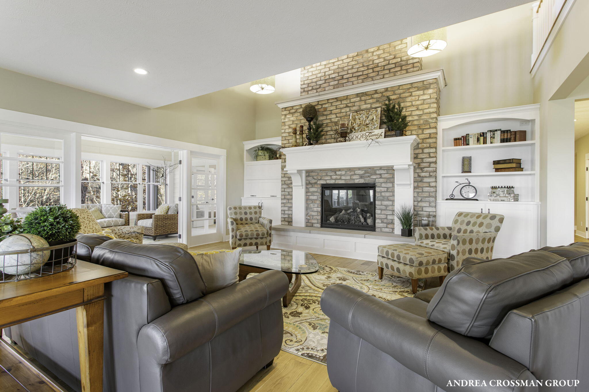 2297 Lakeshore Drive