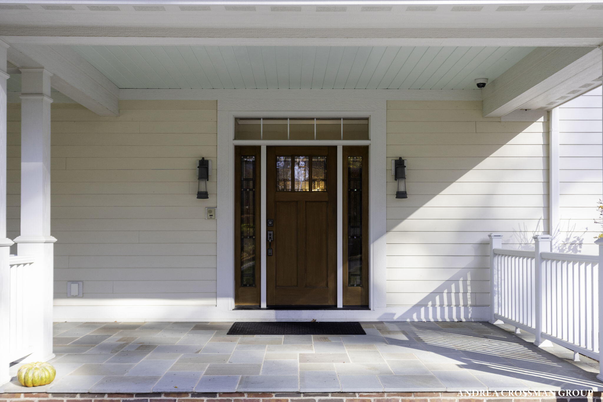 2297 Lakeshore Drive