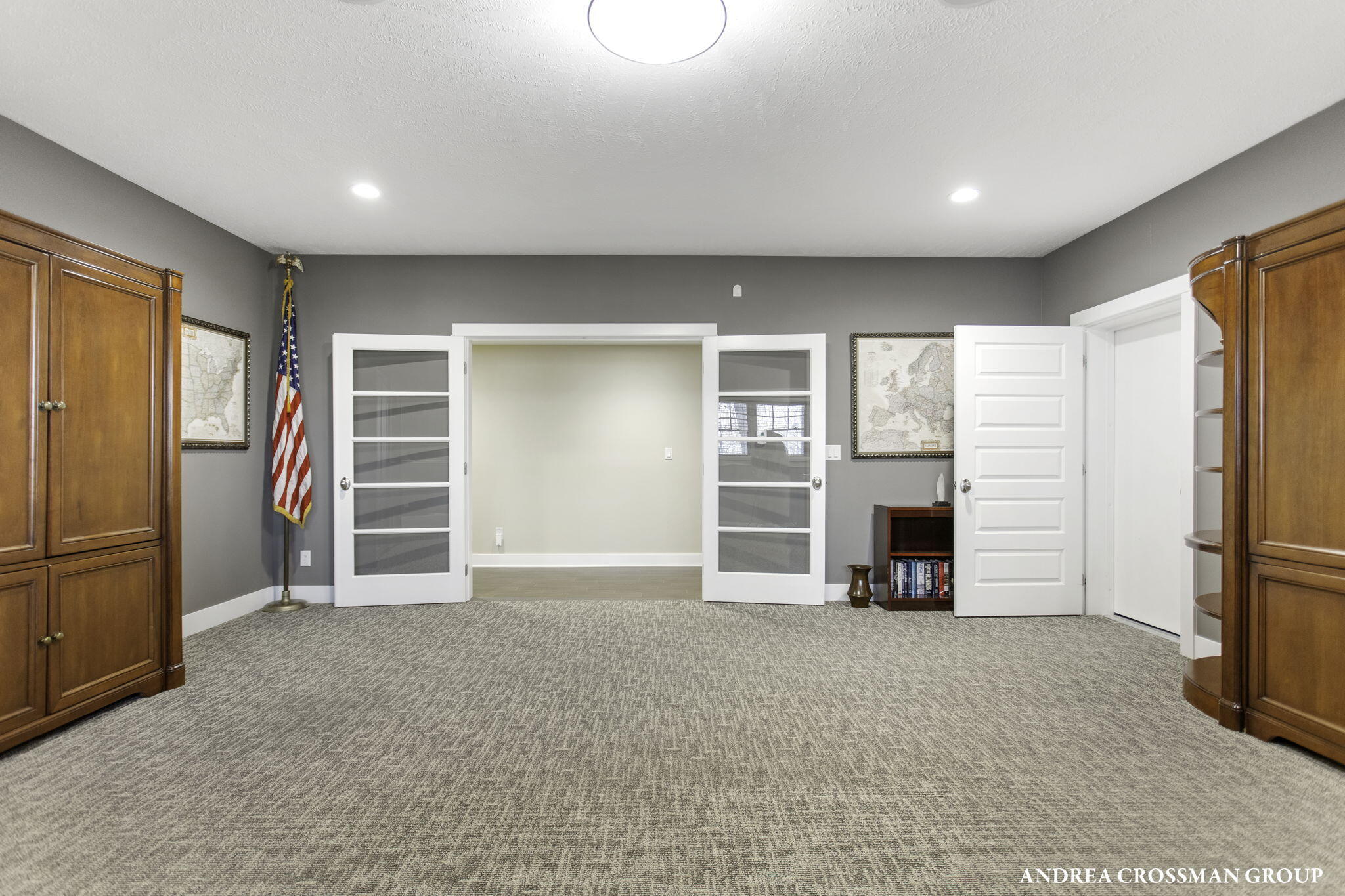 2297 Lakeshore Drive