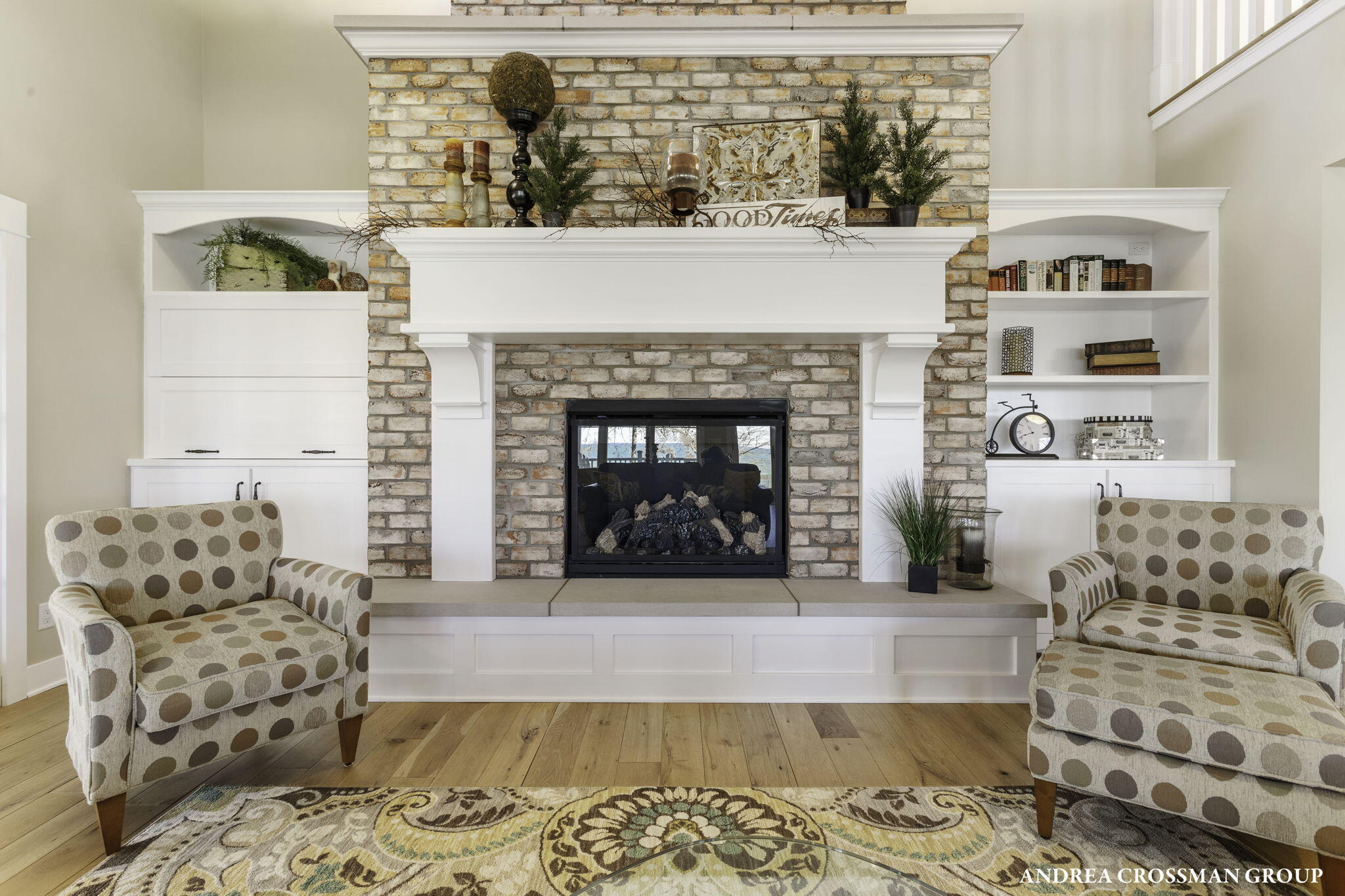 2297 Lakeshore Drive