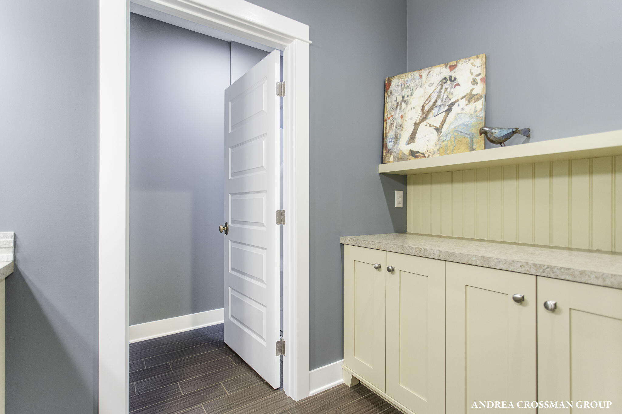 2297 Lakeshore Drive