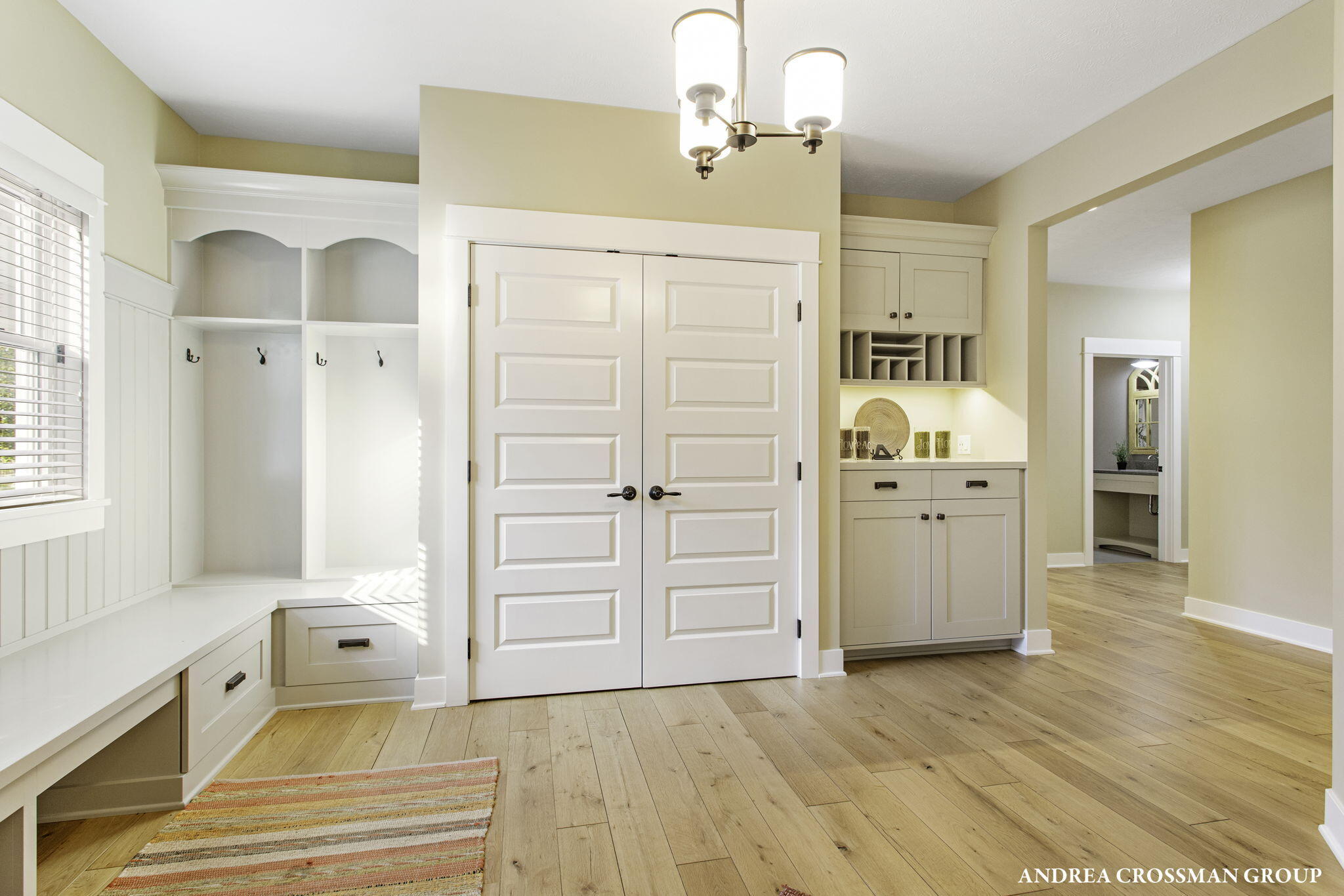 2297 Lakeshore Drive