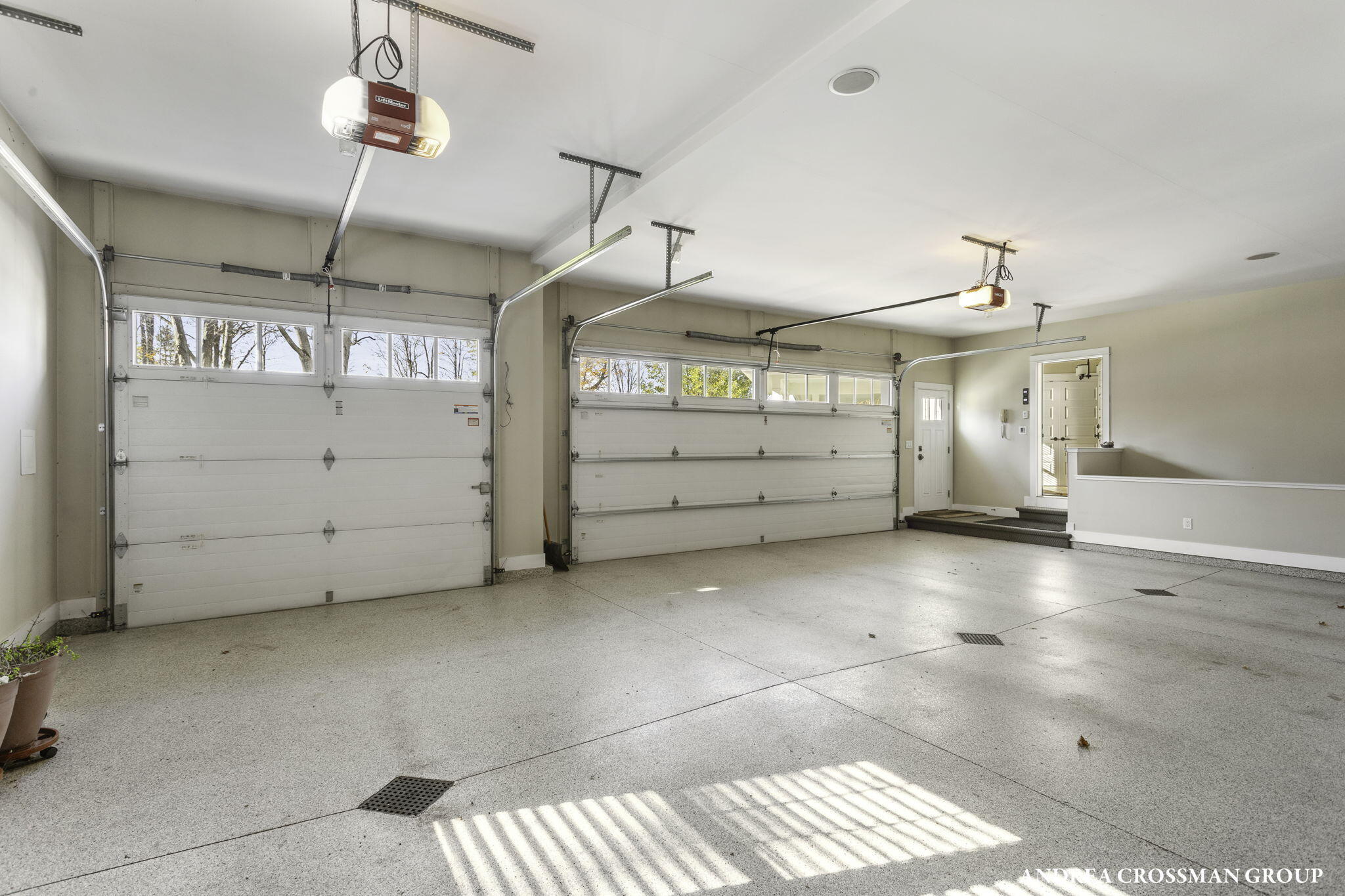 2297 Lakeshore Drive