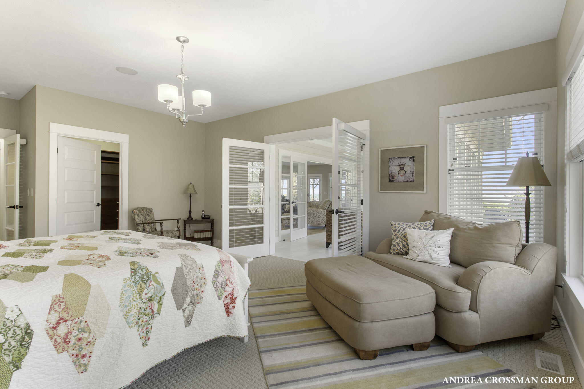 2297 Lakeshore Drive