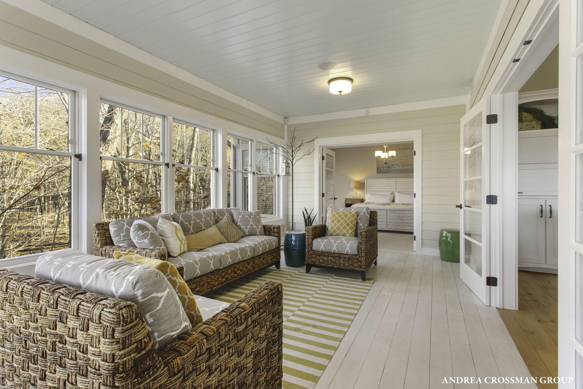 2297 Lakeshore Drive