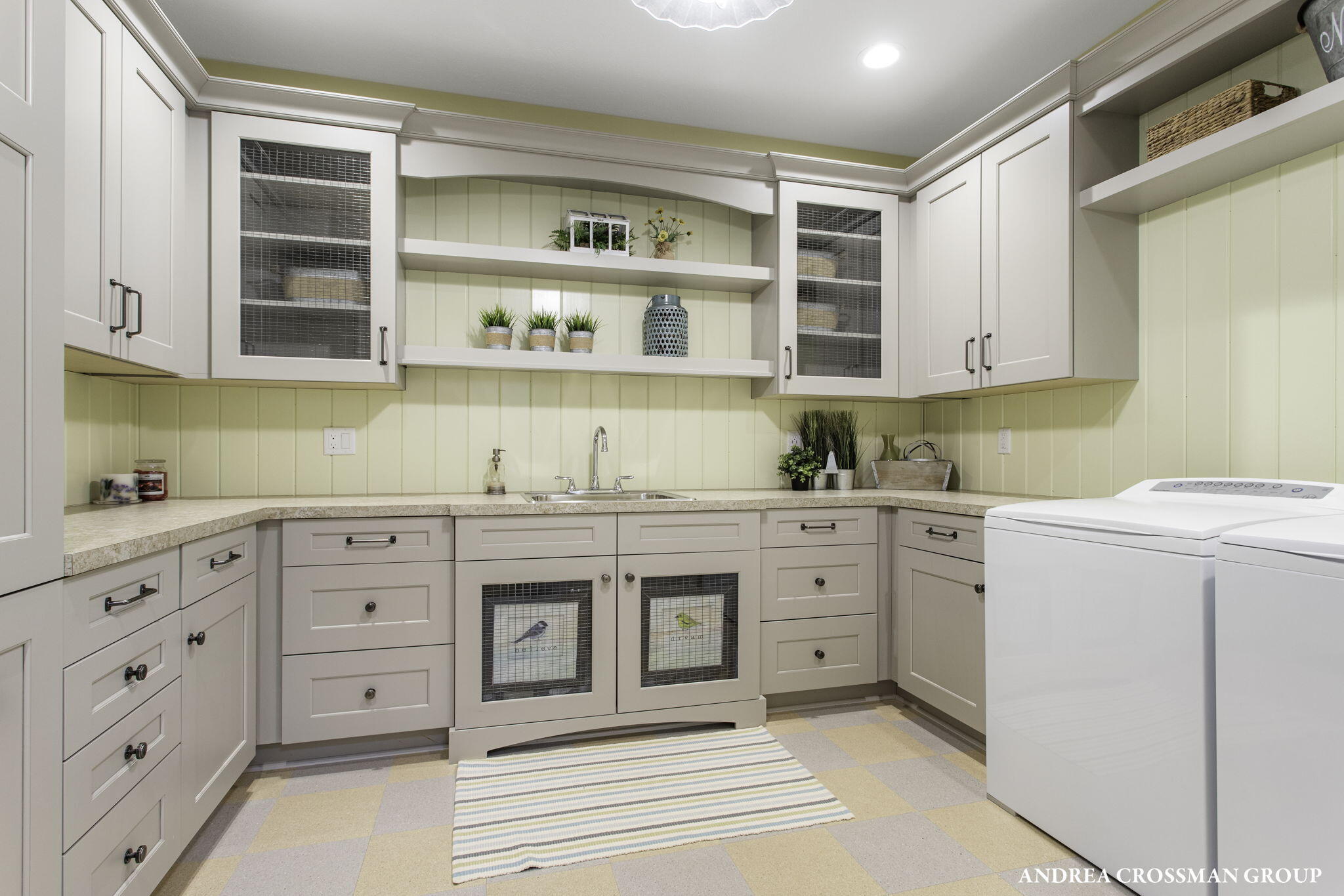 2297 Lakeshore Drive