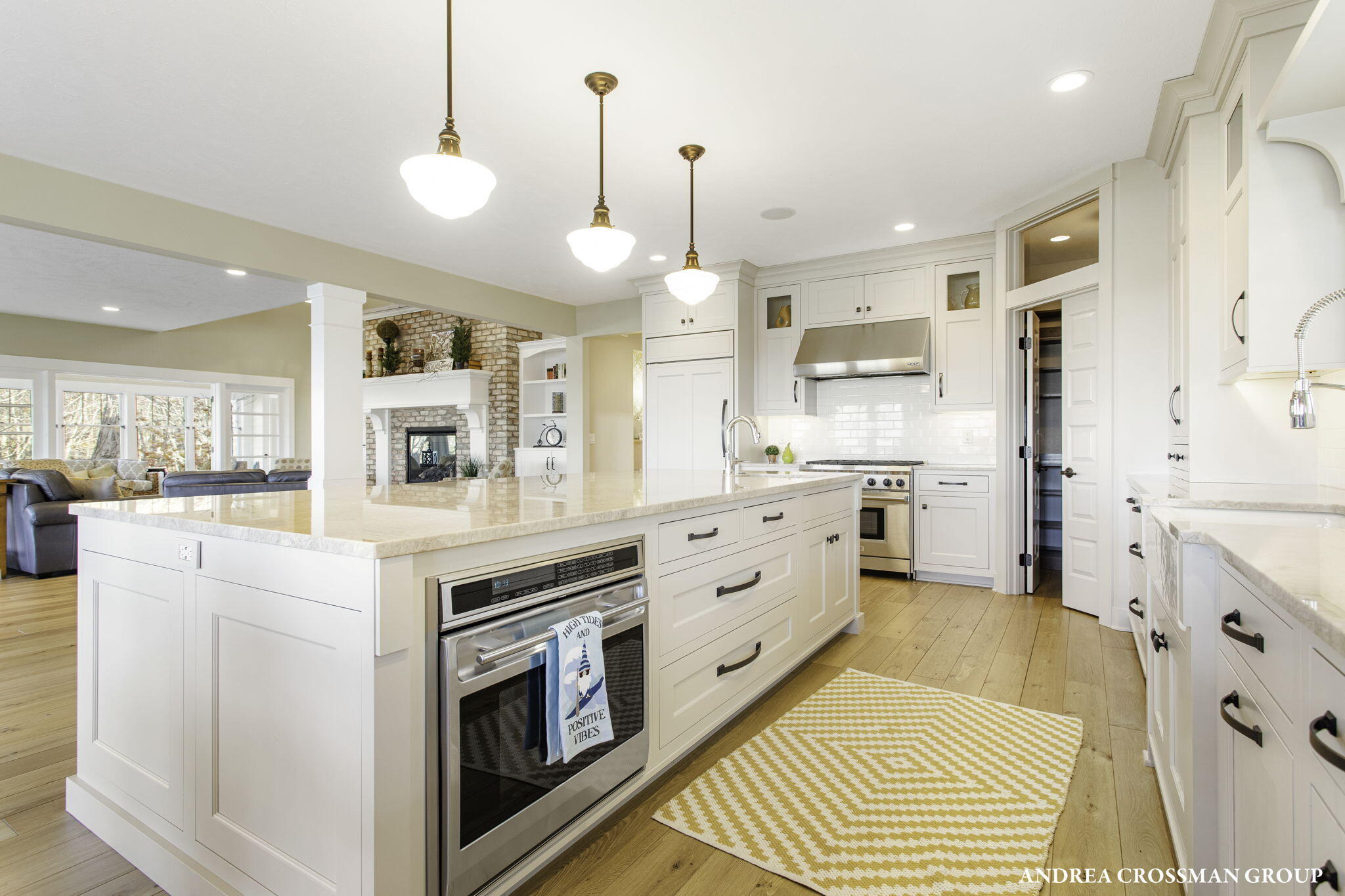 2297 Lakeshore Drive