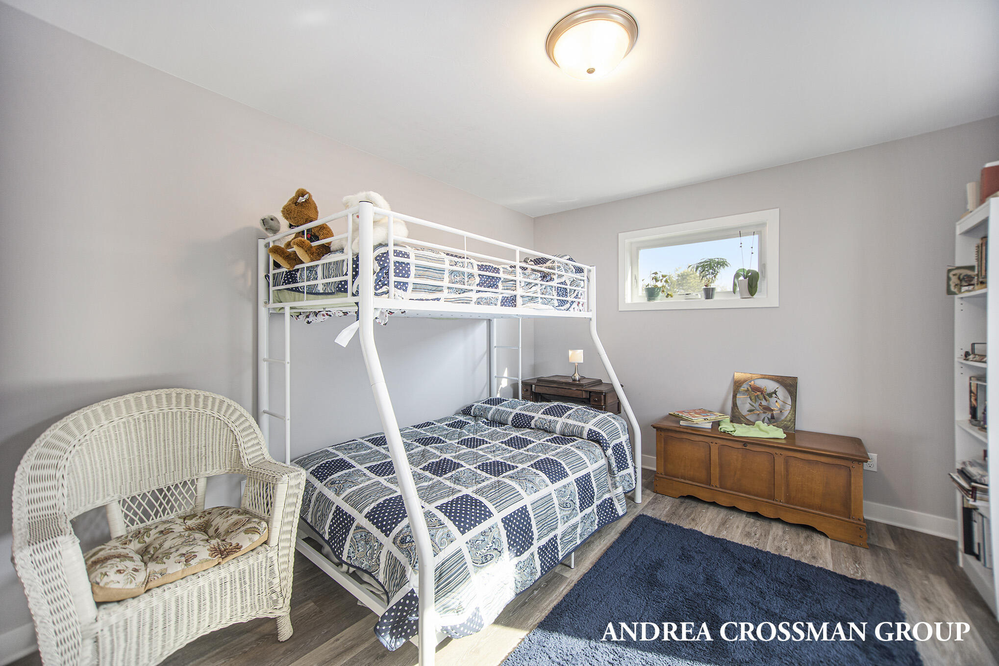 5907 Lakeshore Drive