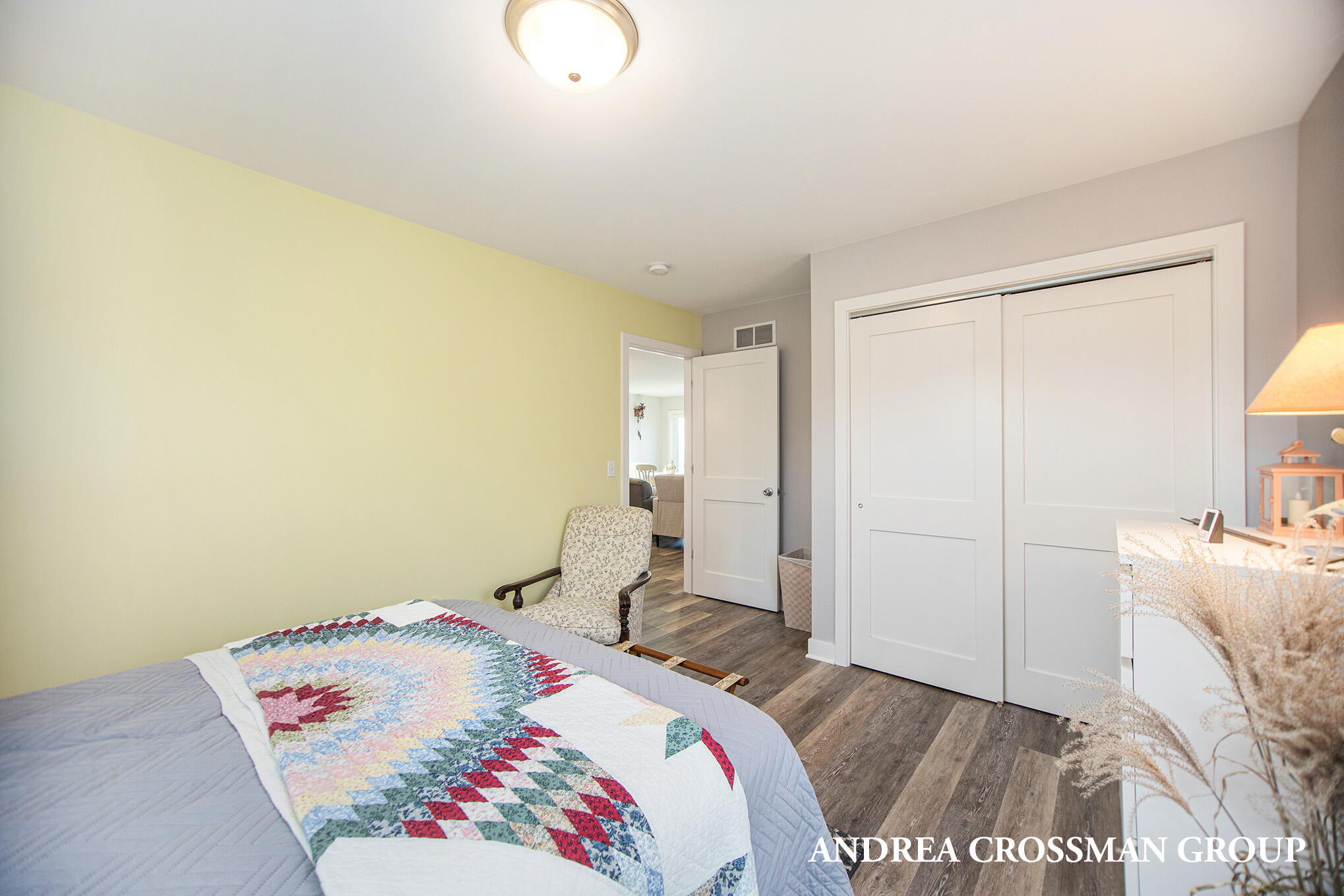 5907 Lakeshore Drive