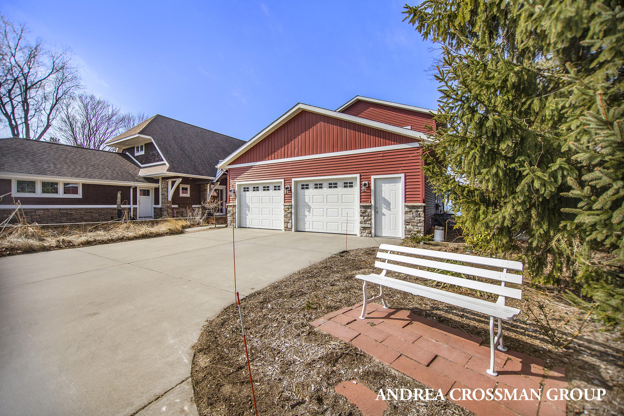 5907 Lakeshore Drive