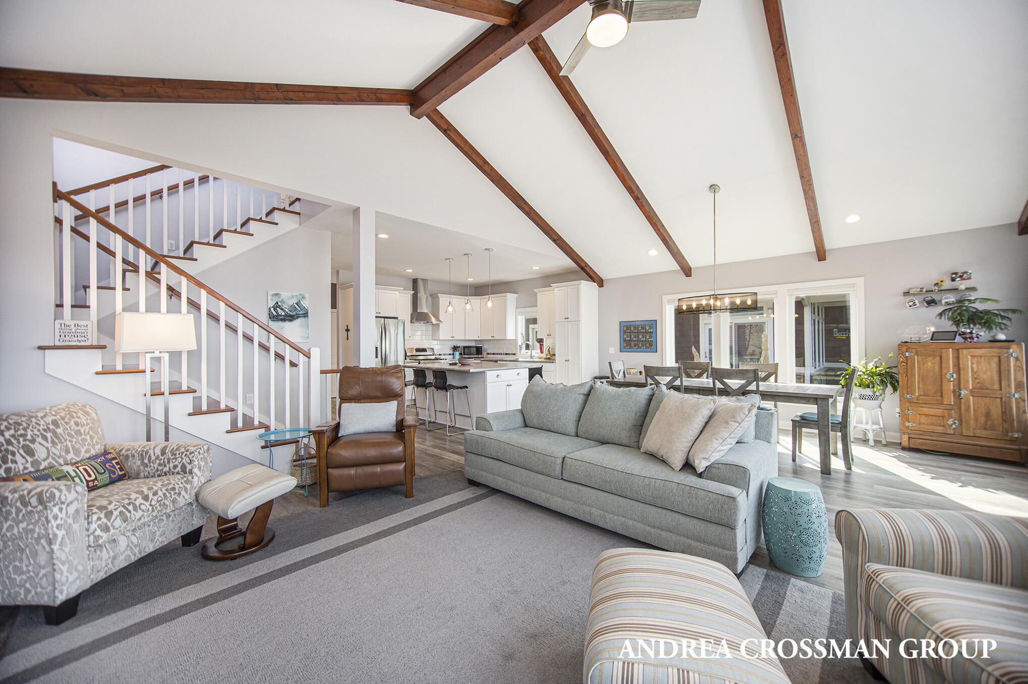 5907 Lakeshore Drive