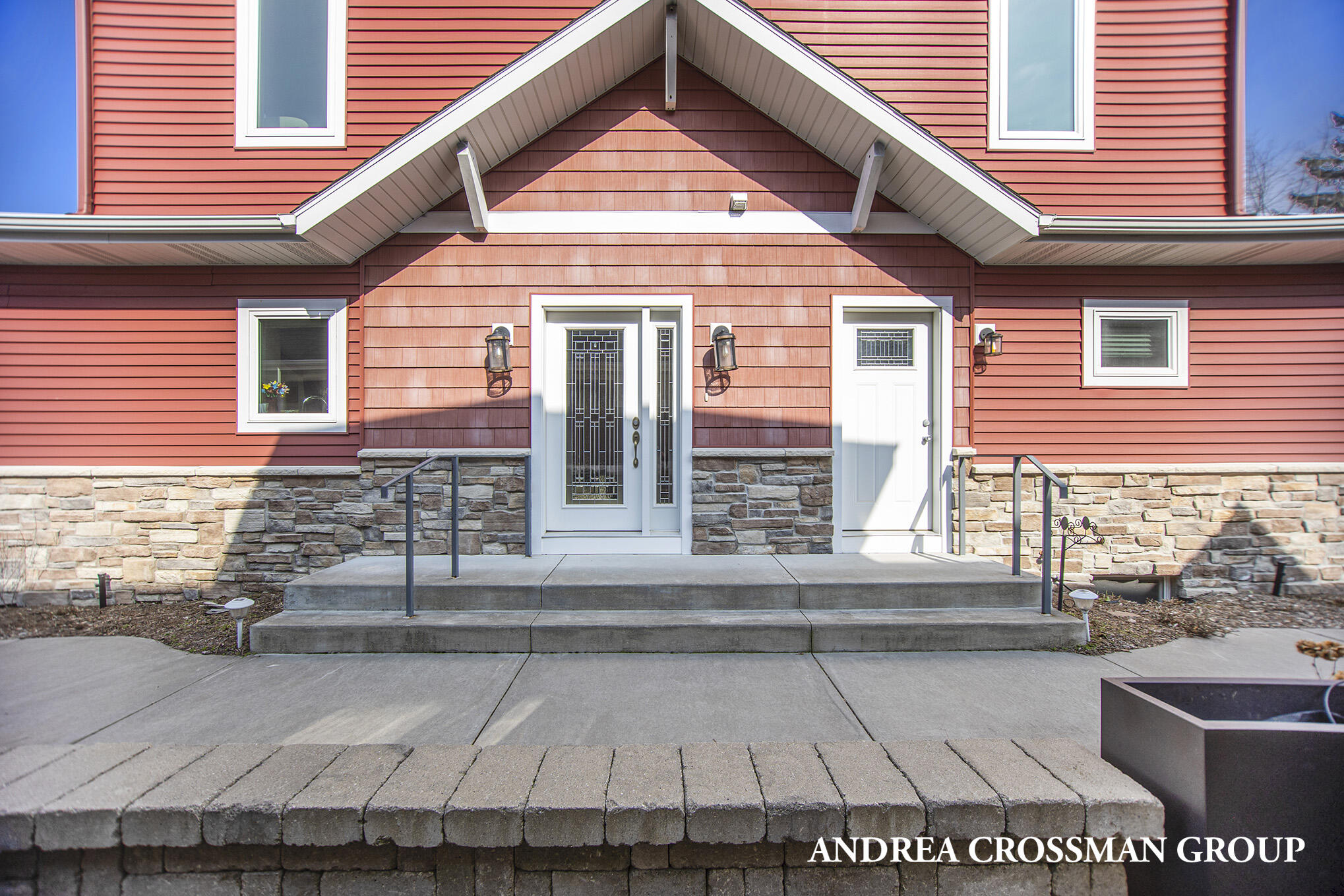 5907 Lakeshore Drive