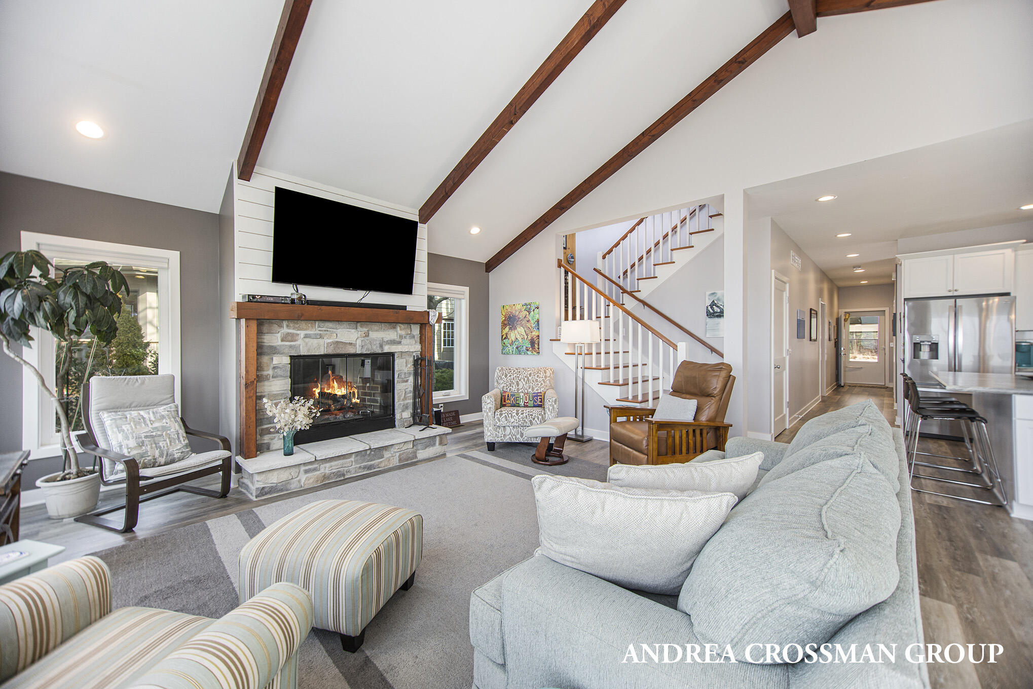 5907 Lakeshore Drive