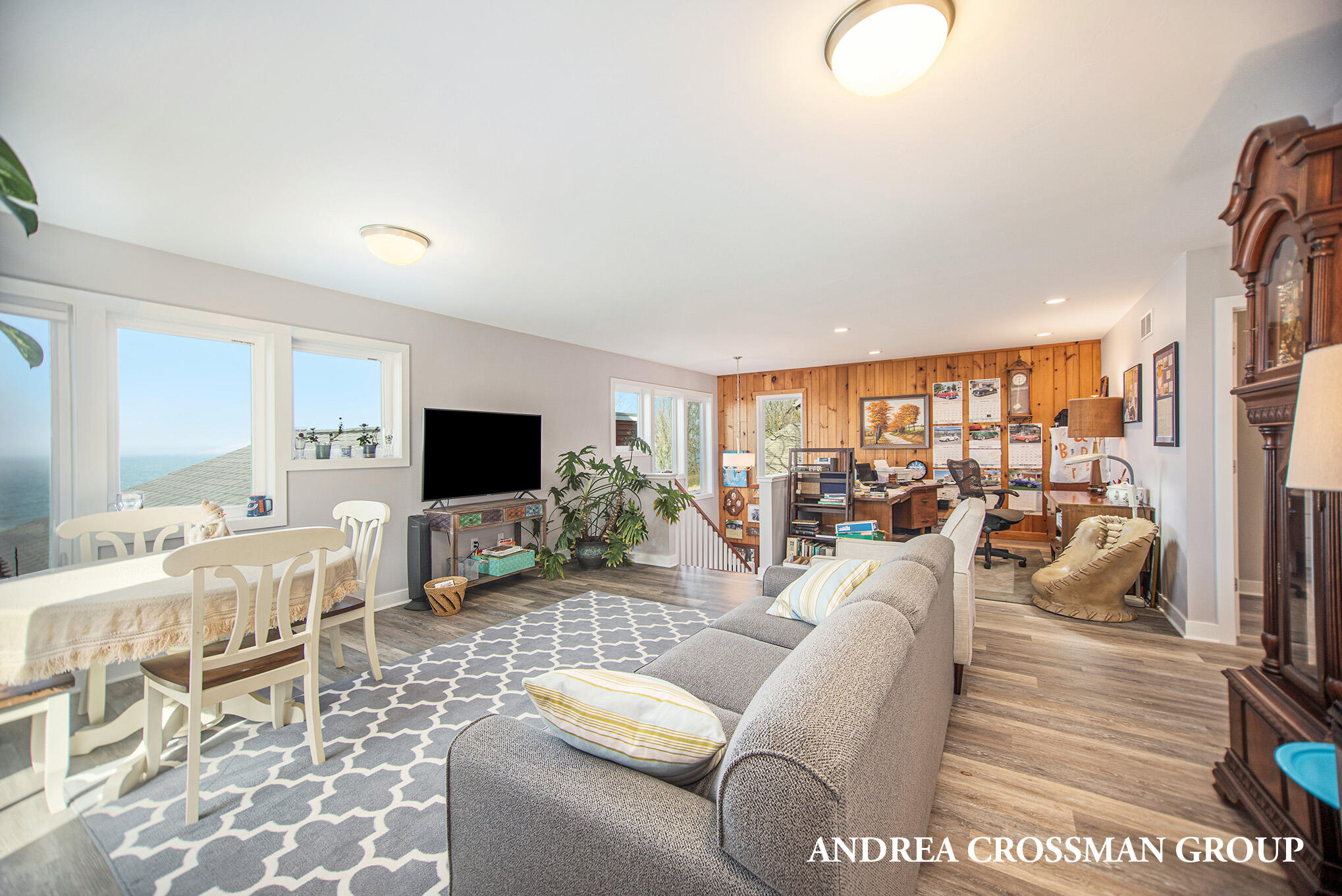 5907 Lakeshore Drive