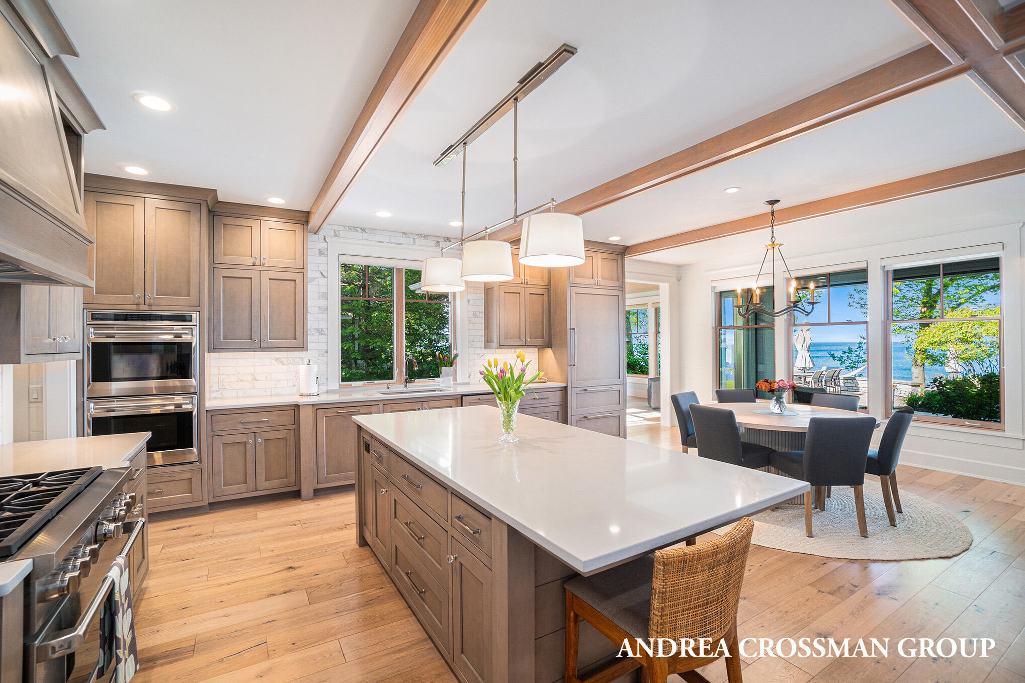 3053 N Lakeshore Drive