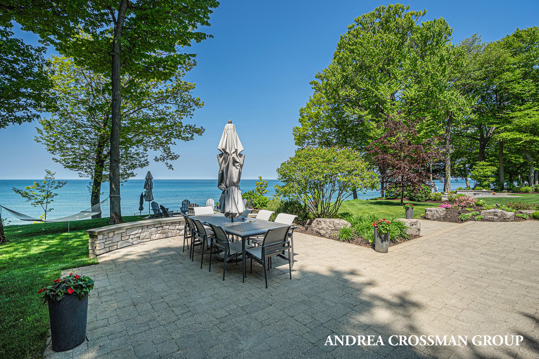 3053 N Lakeshore Drive