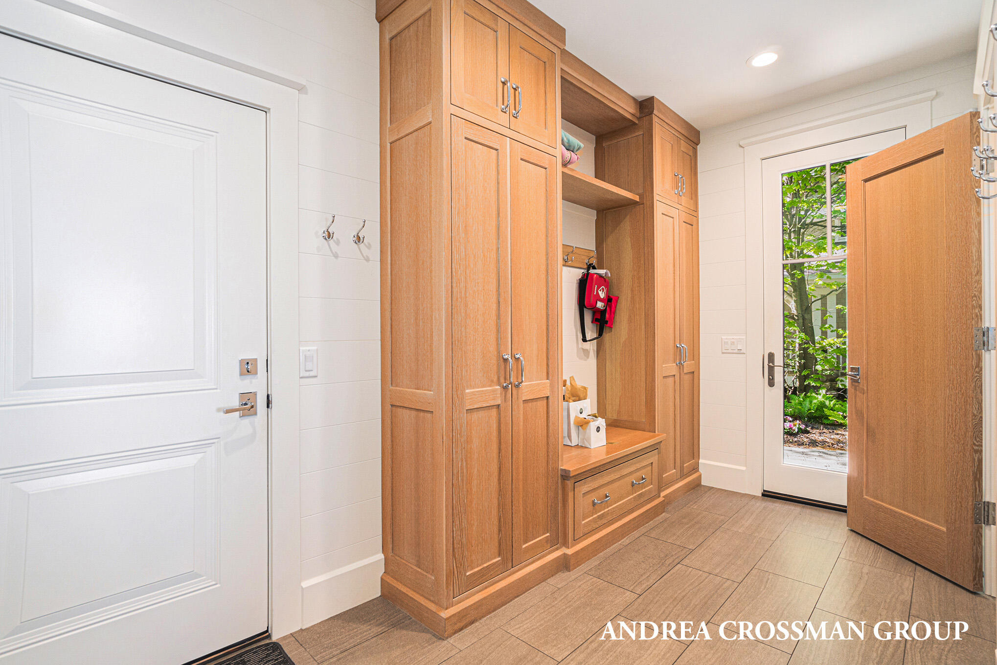 3053 N Lakeshore Drive