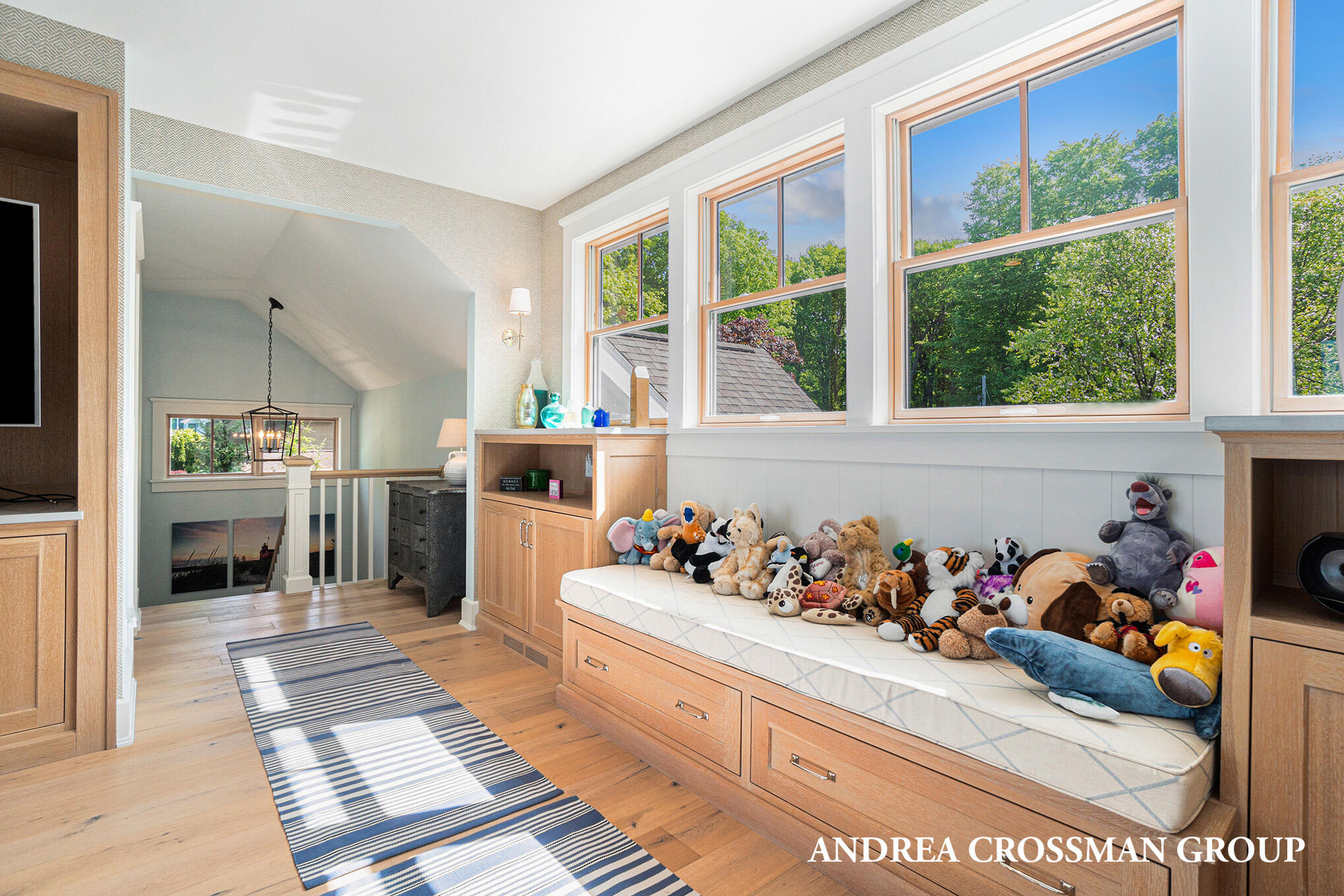 3053 N Lakeshore Drive