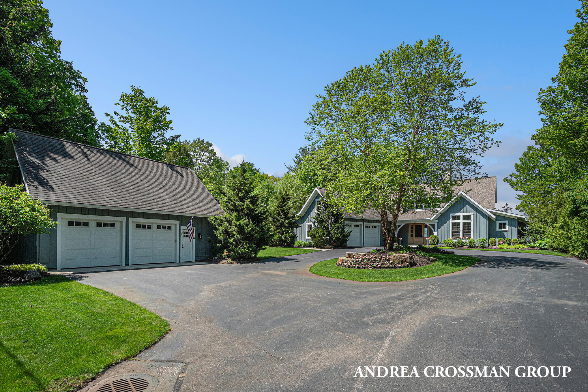 3053 N Lakeshore Drive