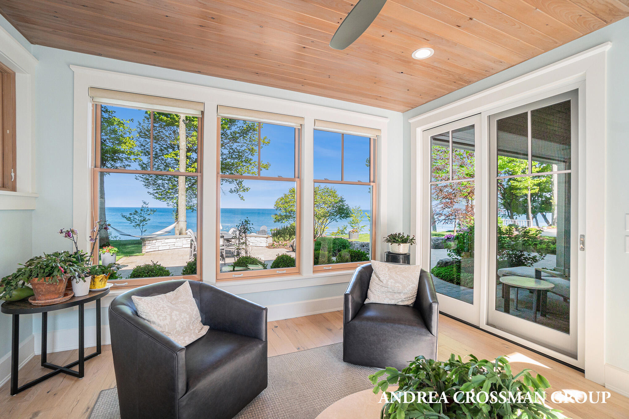 3053 N Lakeshore Drive