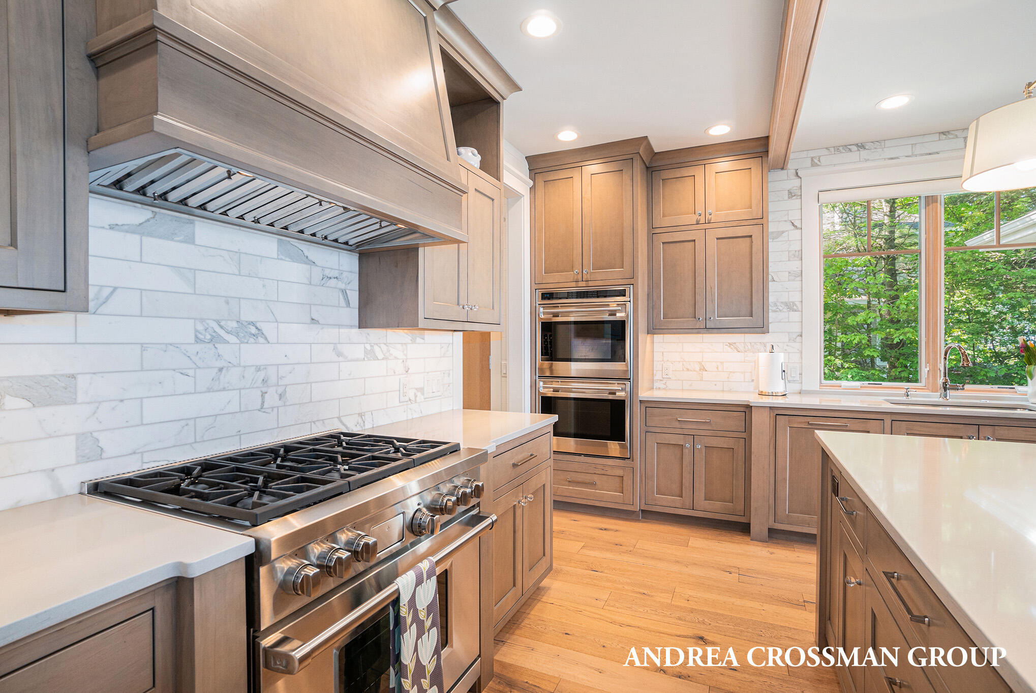 3053 N Lakeshore Drive