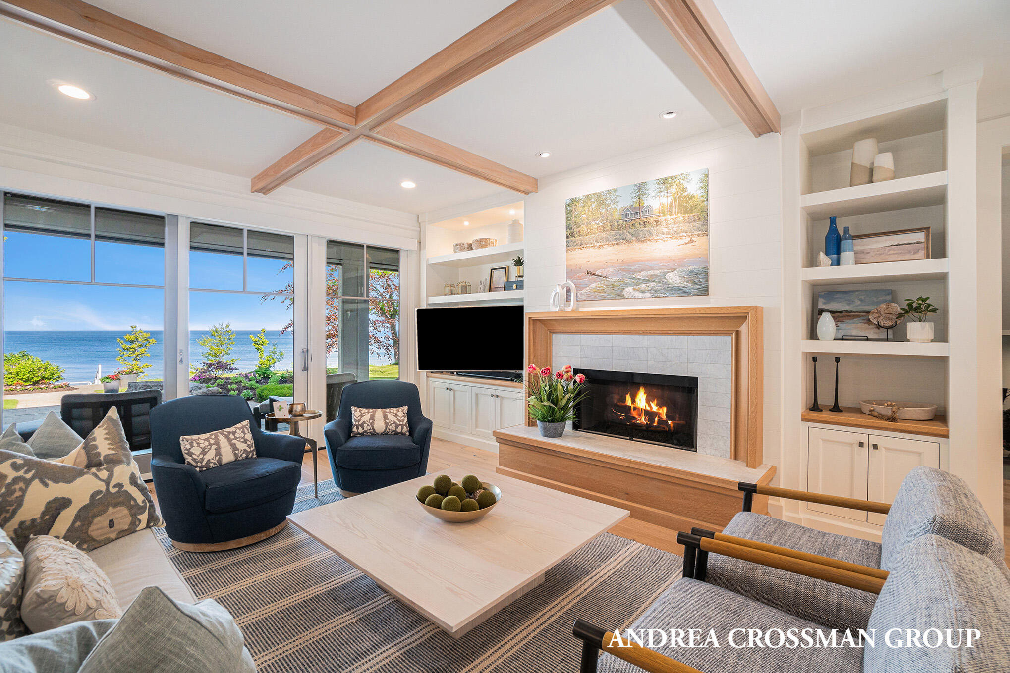 3053 N Lakeshore Drive