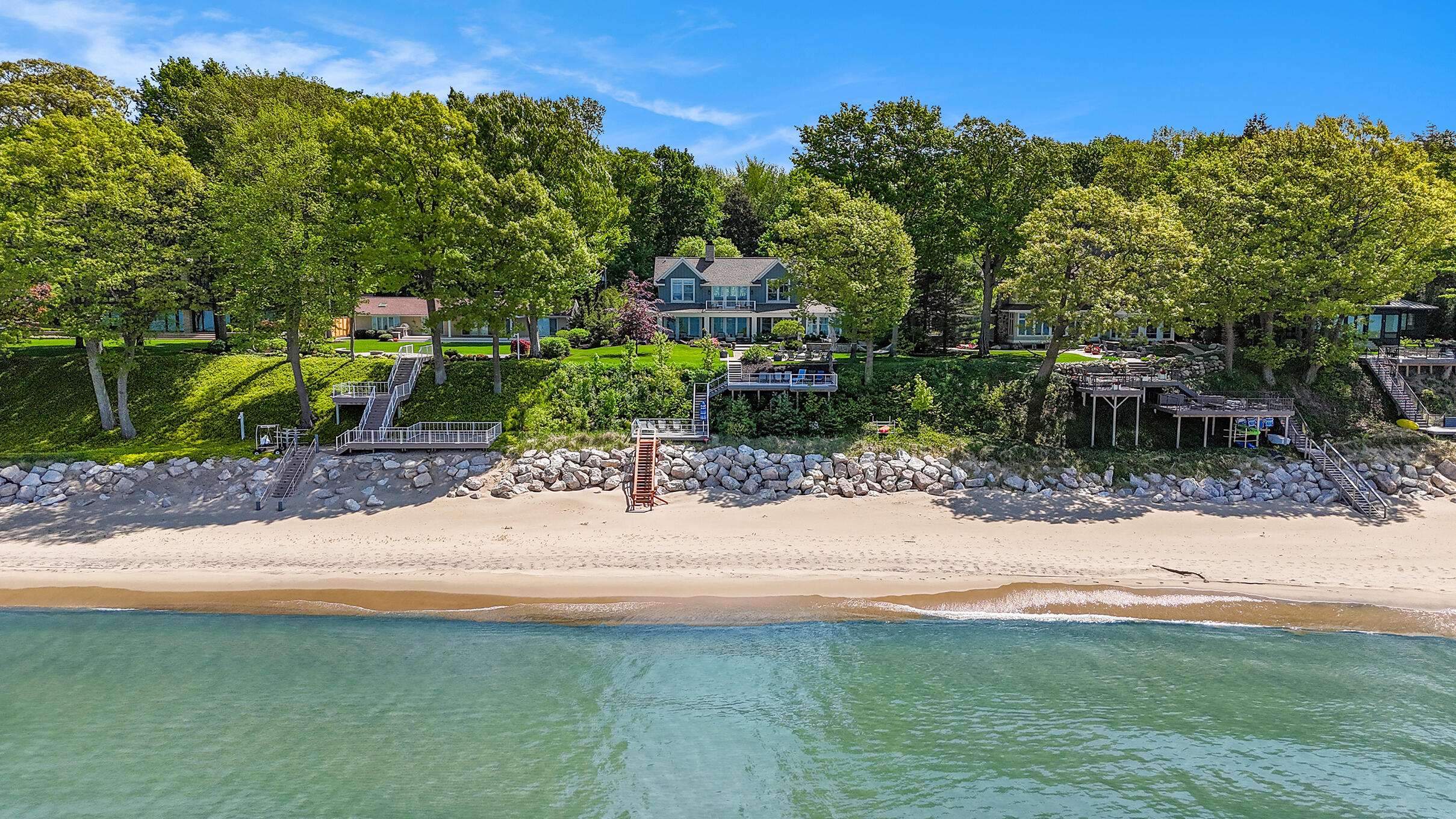 3053 N Lakeshore Drive