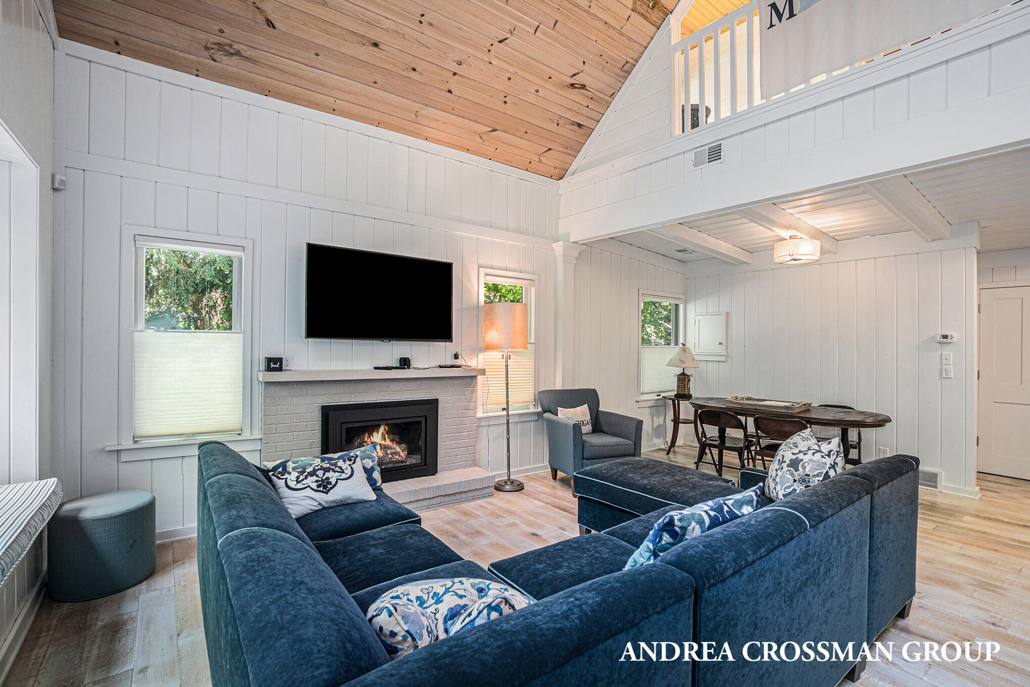 3053 N Lakeshore Drive