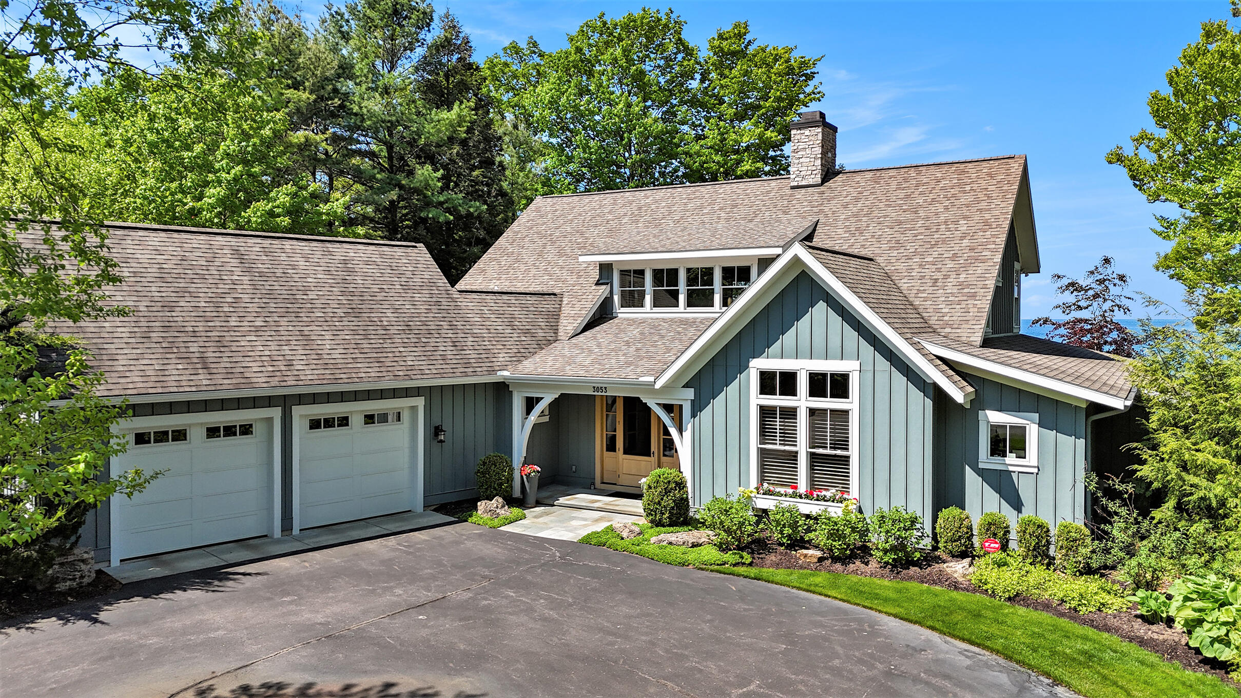 3053 N Lakeshore Drive