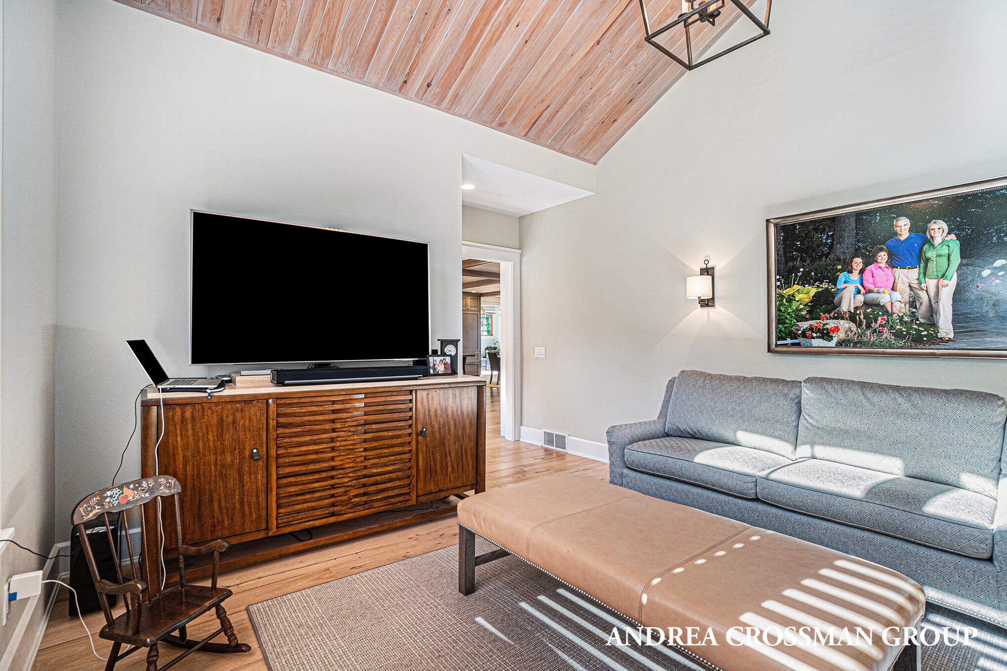 3053 N Lakeshore Drive