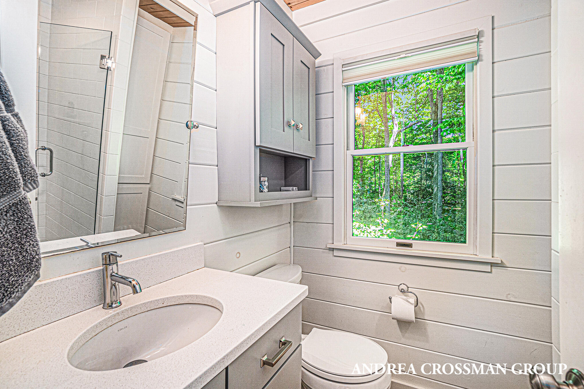 3053 N Lakeshore Drive