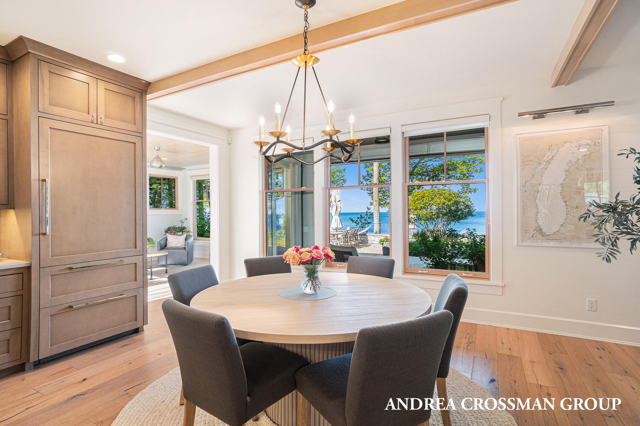 3053 N Lakeshore Drive